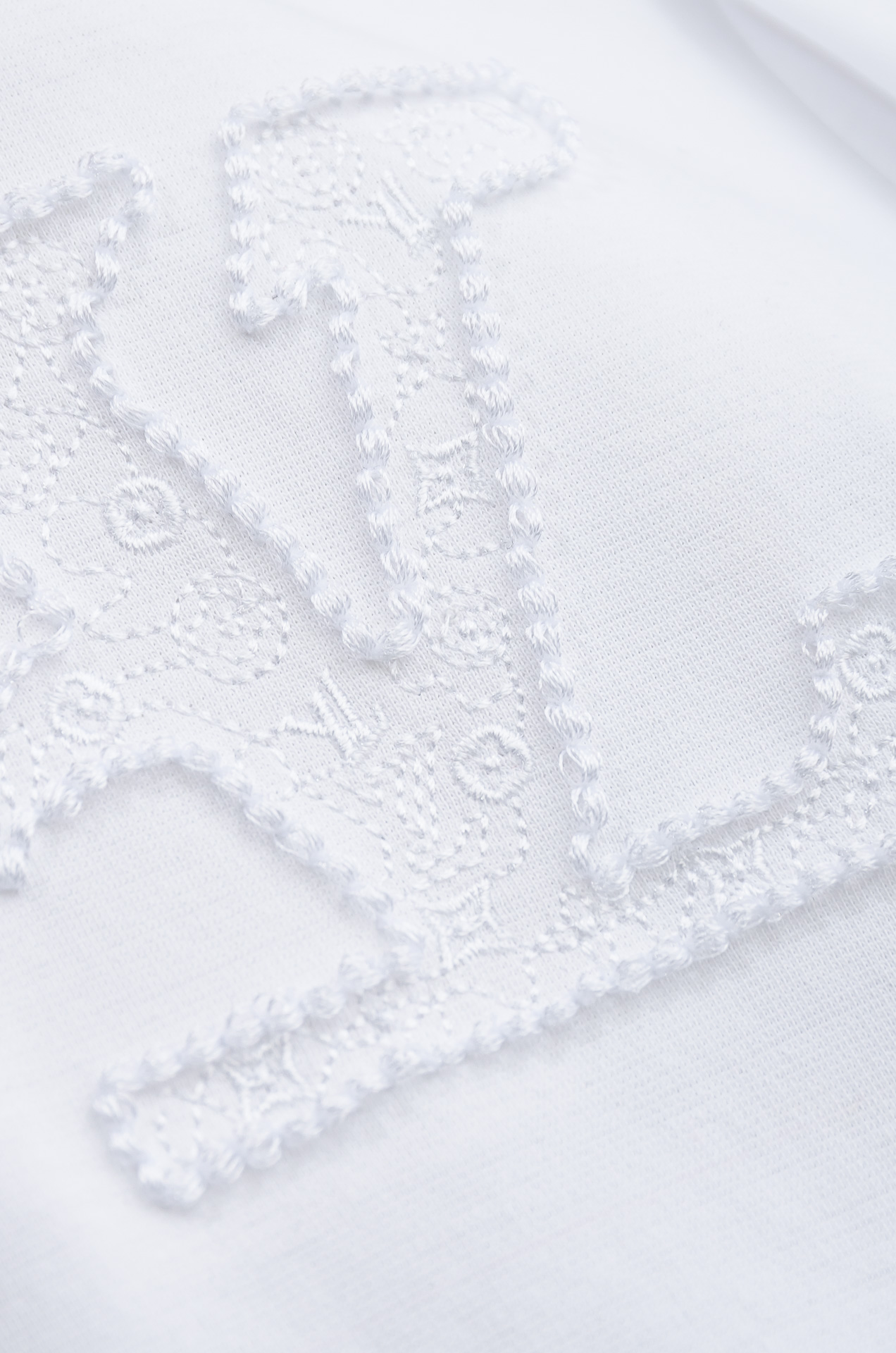 🌾 LV 2026ss春夏新品 ，男士休闲纯色圆领短袖T桖衫#面料属性皆为上乘，网眼结构细腻自然，经过水