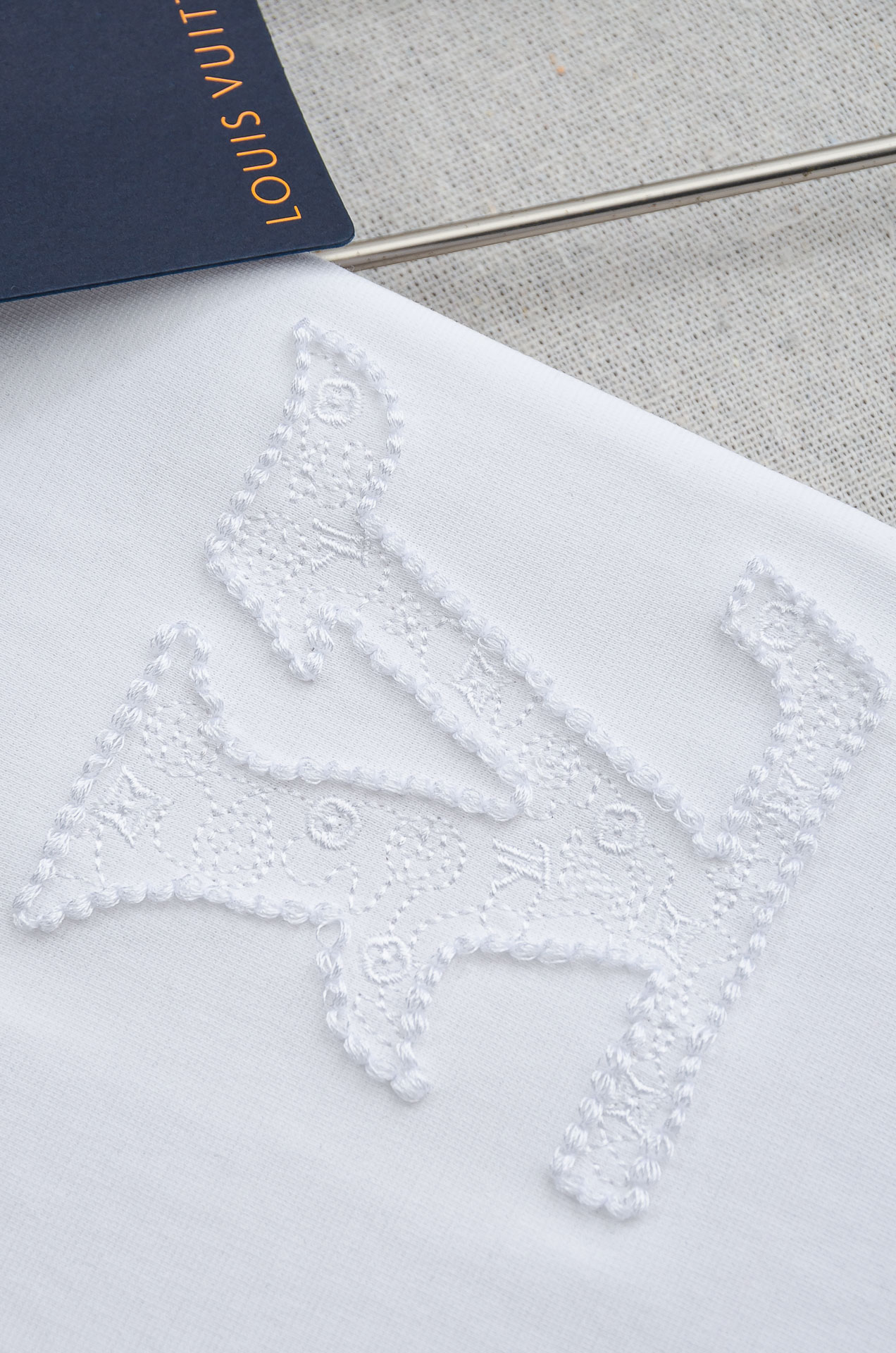 🌾 LV 2026ss春夏新品 ，男士休闲纯色圆领短袖T桖衫#面料属性皆为上乘，网眼结构细腻自然，经过水