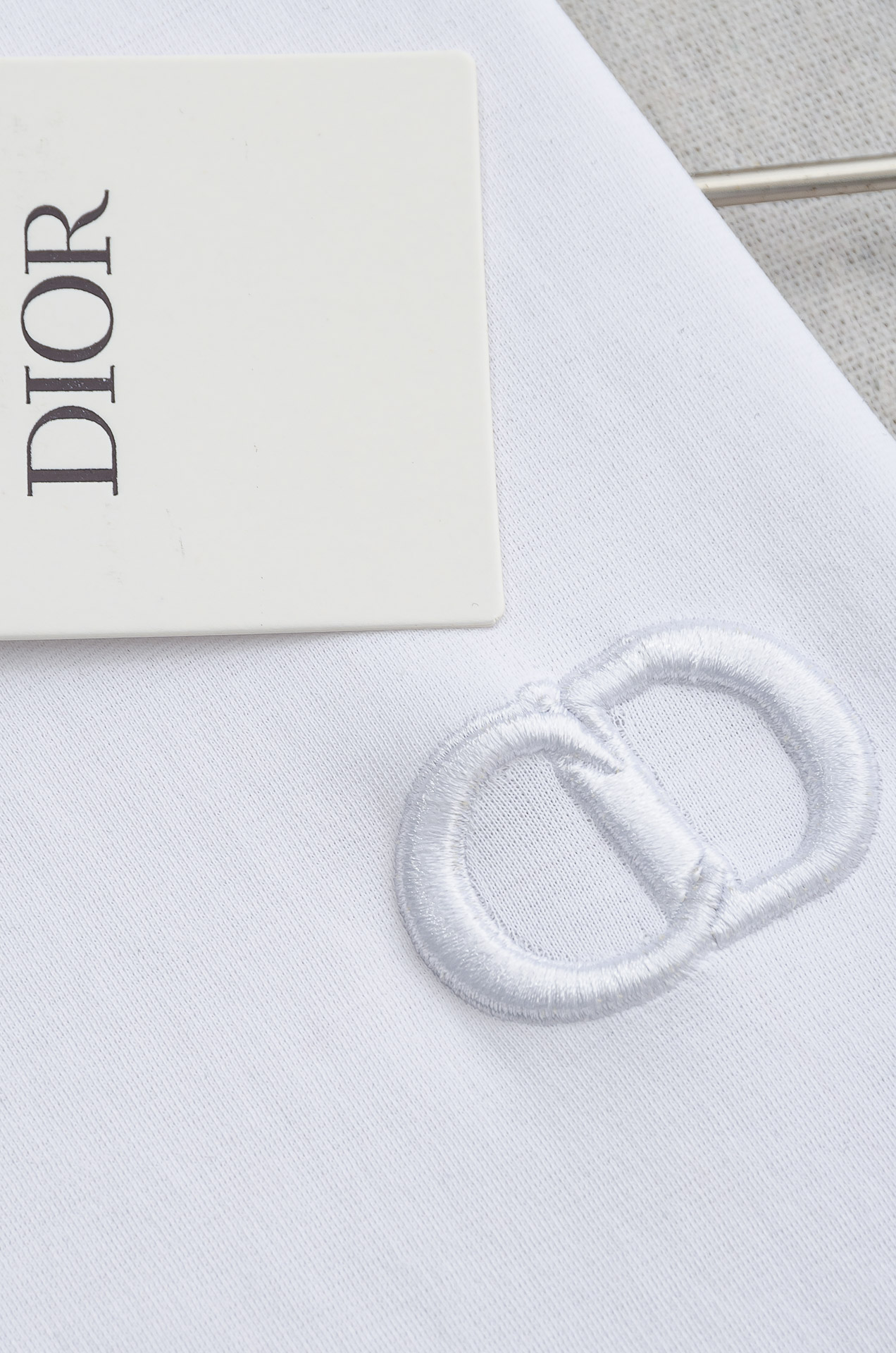 🌾 Dior迪奥 2026ss春夏新品 ，男士商务休闲纯色圆领短袖T桖衫#面料属性皆为上乘，网眼结构细腻