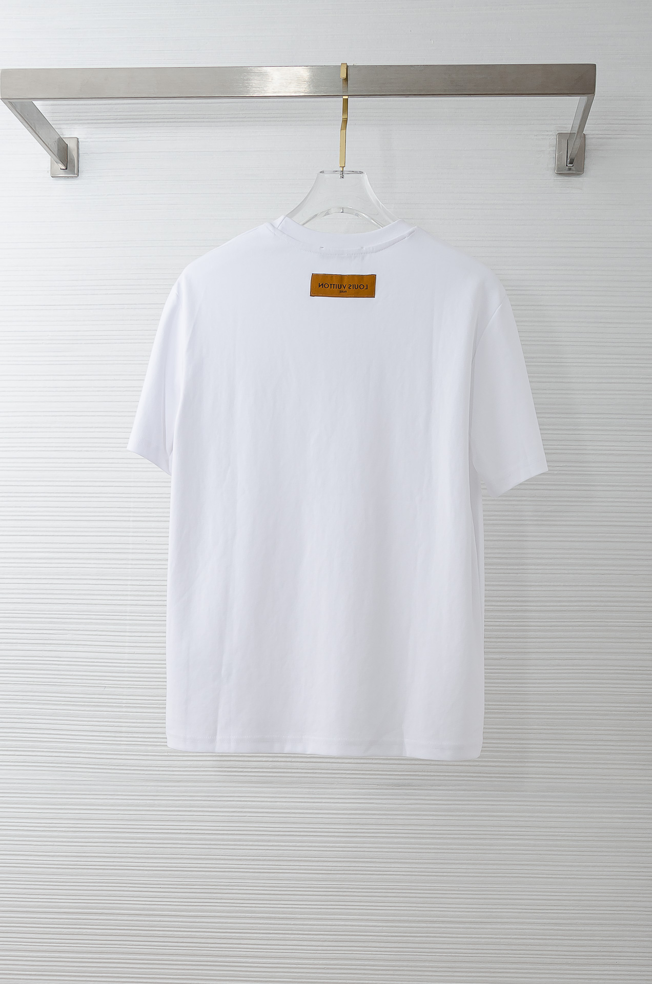 🌾 LV 2026ss春夏新品 ，男士休闲纯色圆领短袖T桖衫#面料属性皆为上乘，网眼结构细腻自然，经过水