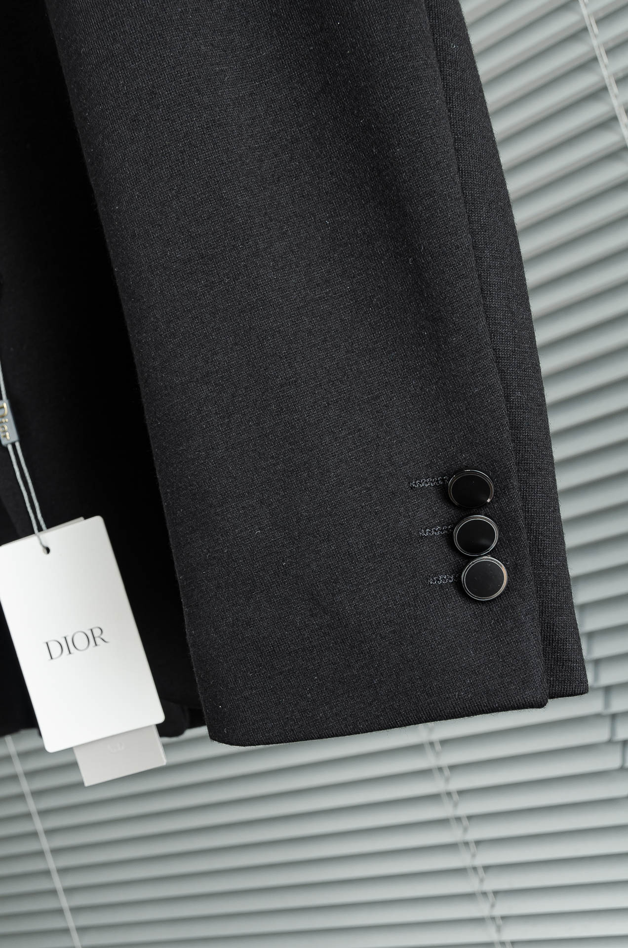 Dior迪奥2026FW最新羊毛混纺胸标点缀男士商务休闲西服#舒适有弹力，区别于普通的西装面料，这个是含