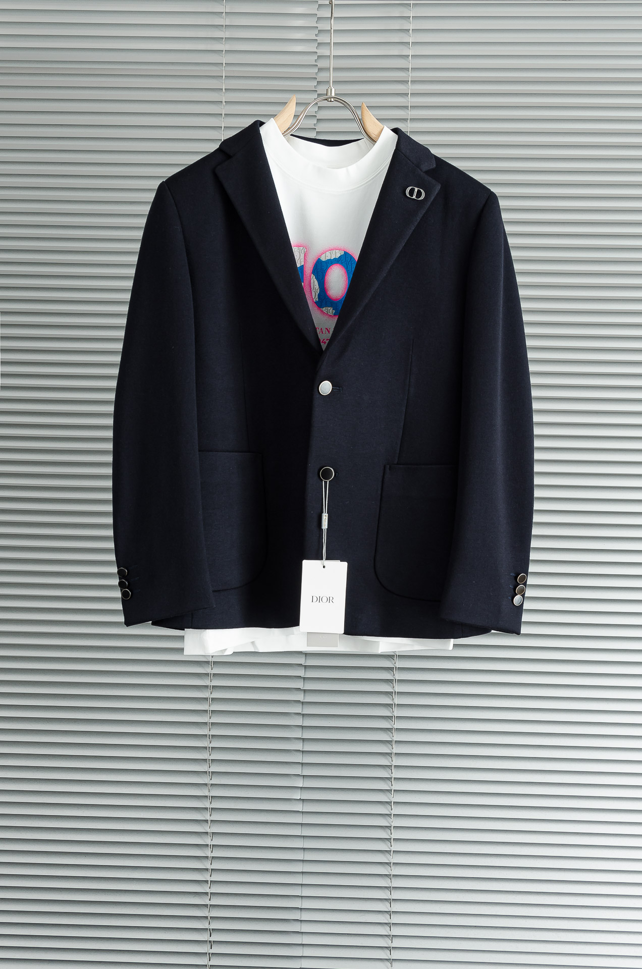 Dior迪奥2026FW最新羊毛混纺胸标点缀男士商务休闲西服#舒适有弹力，区别于普通的西装面料，这个是含