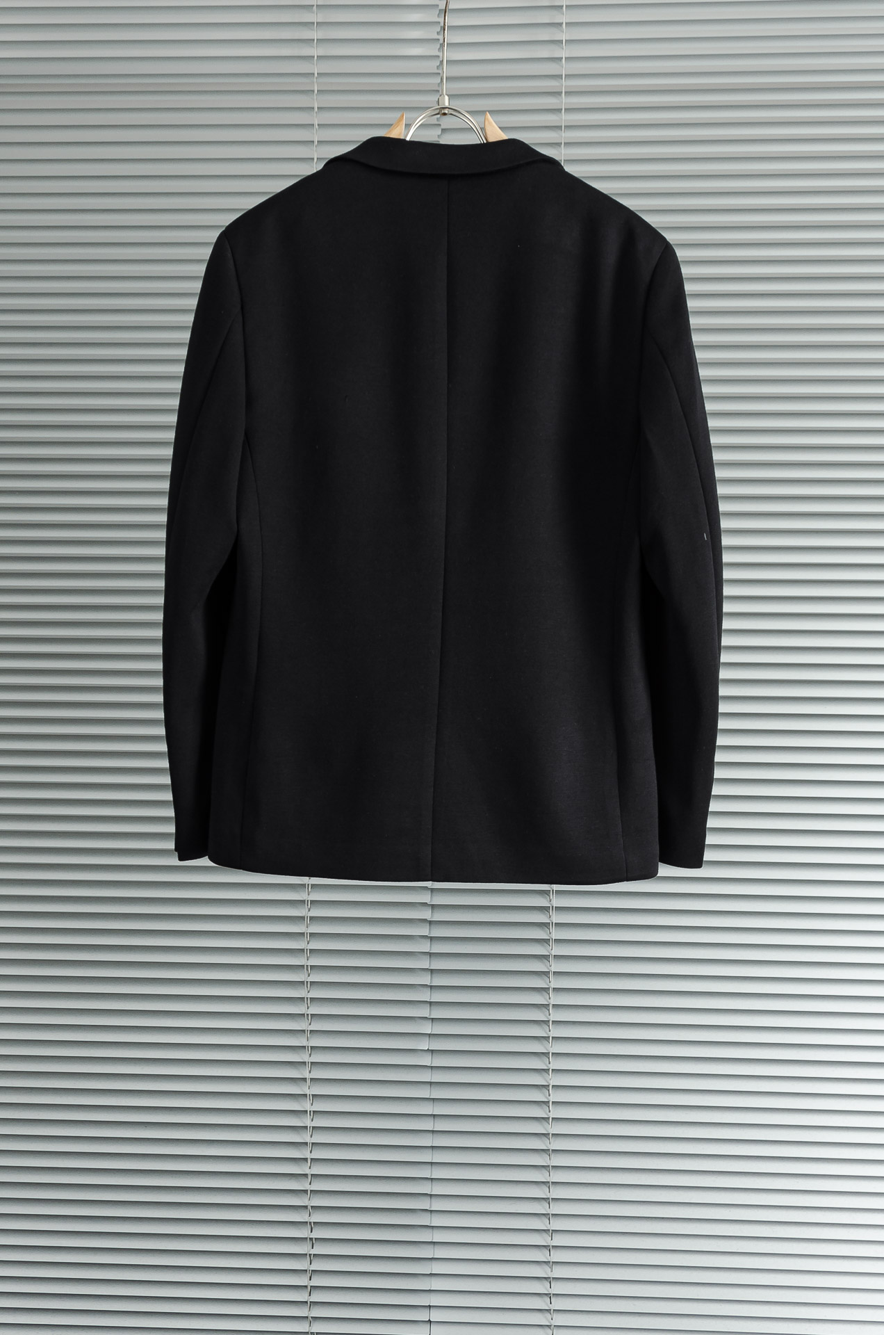 LV 2026FW羊毛混纺胸标点缀男士商务休闲西服#舒适有弹力，区别于普通的西装面料，这个是含羊毛的针织