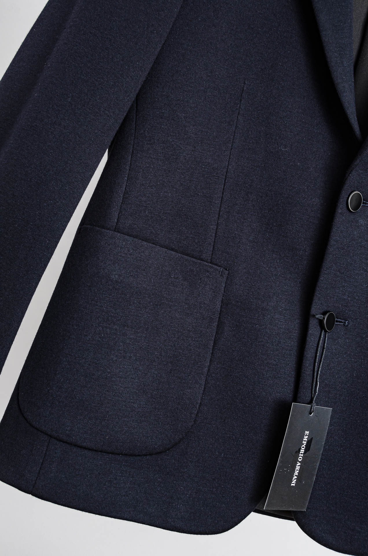 ☀️☀️阿玛尼 2026FW羊毛混纺胸标点缀男士商务休闲西服#舒适有弹力，区别于普通的西装面料，这个是含