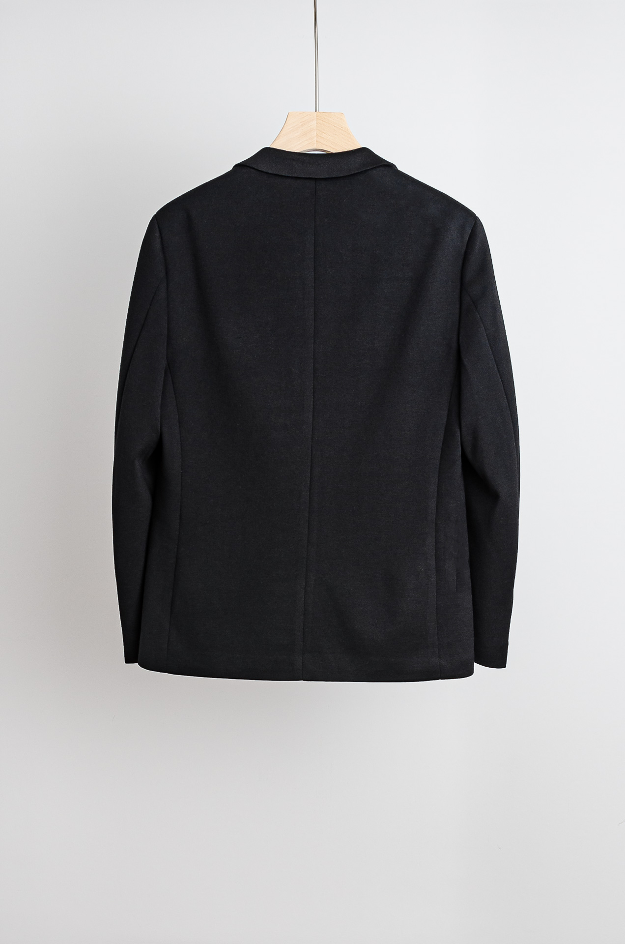 ☀️☀️ 阿玛尼2026FW羊毛混纺胸标点缀男士商务休闲西服#舒适有弹力，区别于普通的西装面料，这个是含