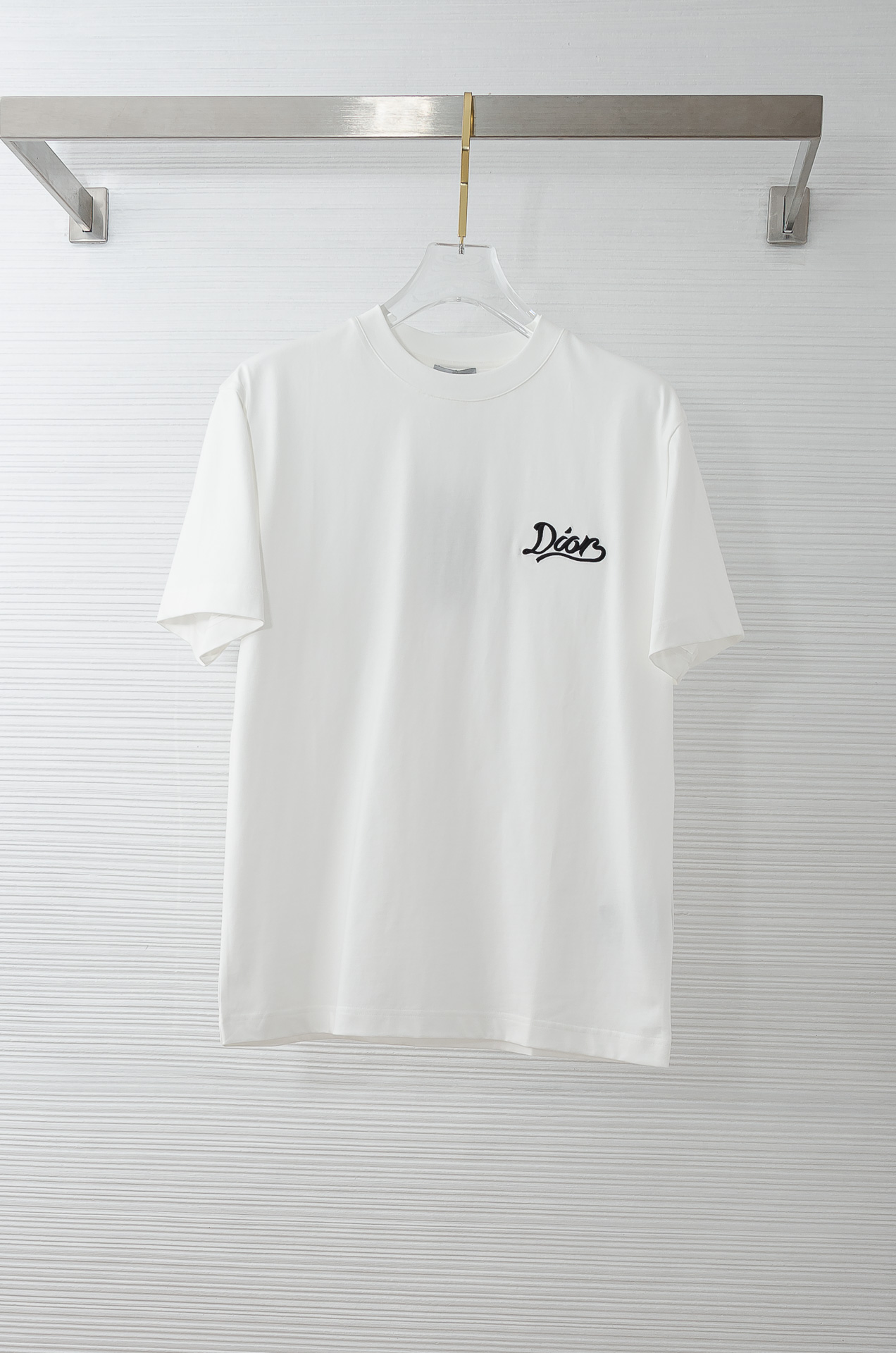 🌾 Dior迪奥2026SS时尚潮人必备男士休闲圆领短袖T恤衫#设计理念潮流前卫与尚可持续，前幅刺绣工艺