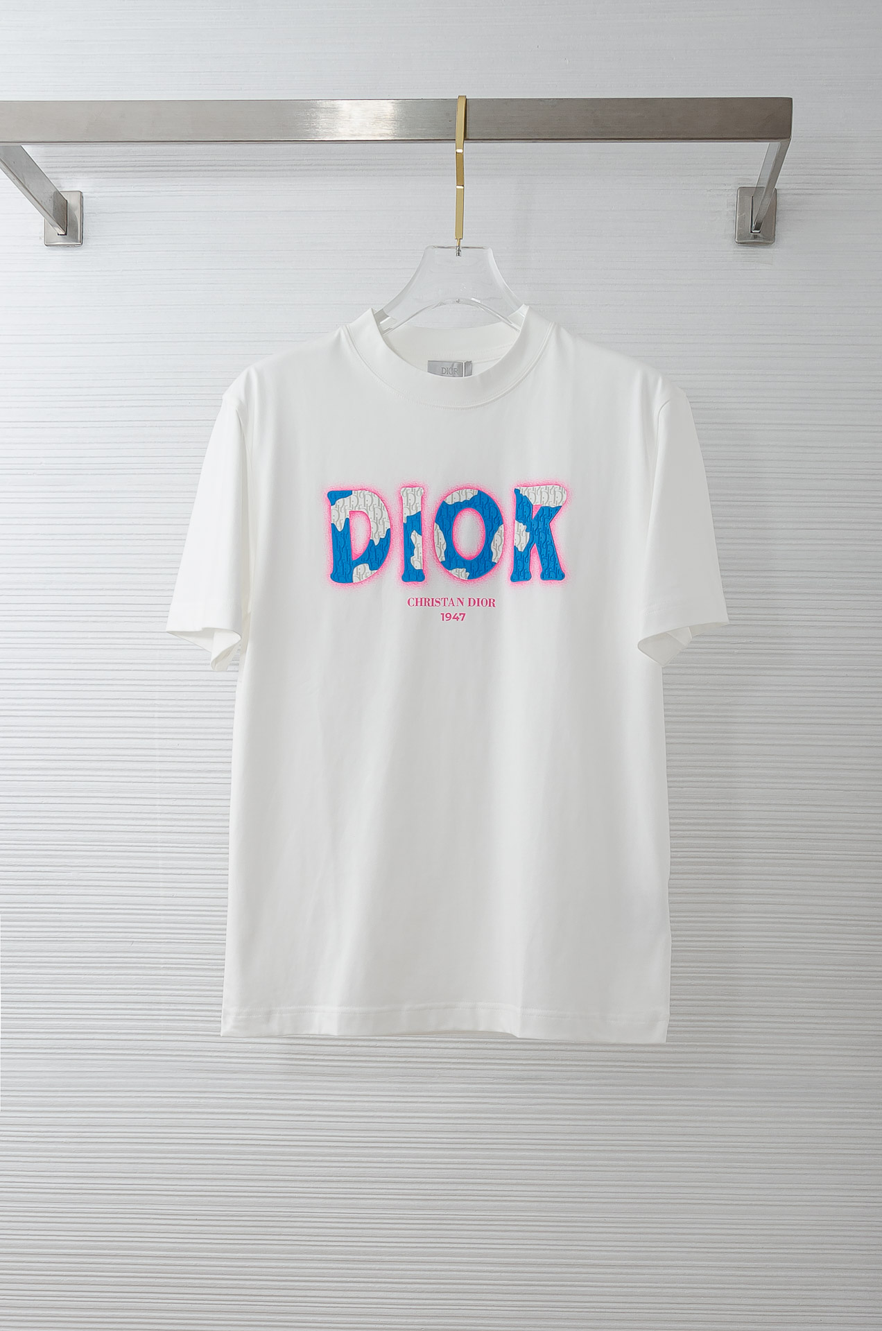 🌾 Dior迪奥2026SS时尚潮人必备男士休闲圆领短袖T恤衫#设计理念潮流前卫与尚可持续，前幅印花更加