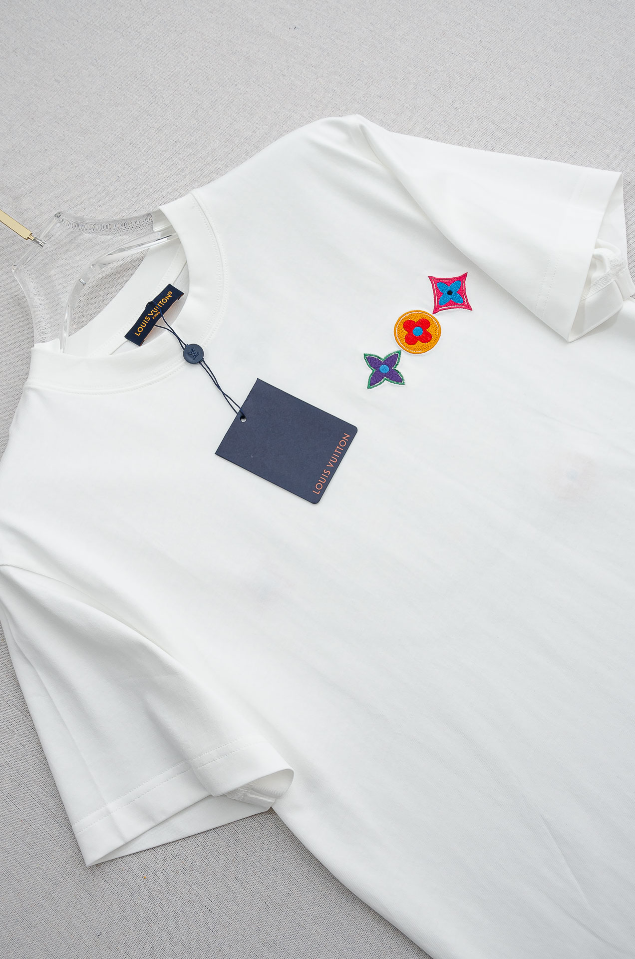 LV 2026SS时尚潮人必备男士休闲圆领短袖T恤衫#设计理念潮流前卫与尚可持续，选用客供进口100%棉