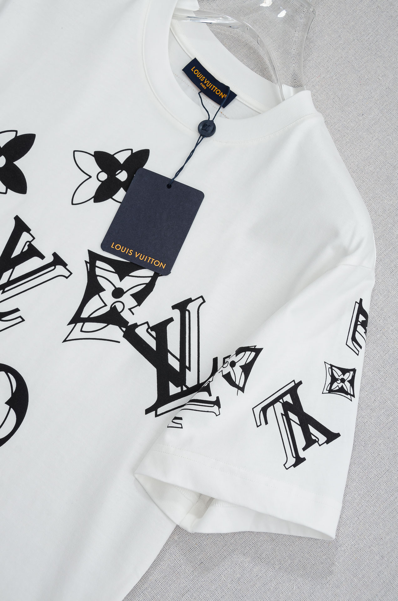 LV 2026SS时尚潮人必备男士休闲圆领短袖T恤衫#设计理念潮流前卫与尚可持续，选用客供进口100%棉