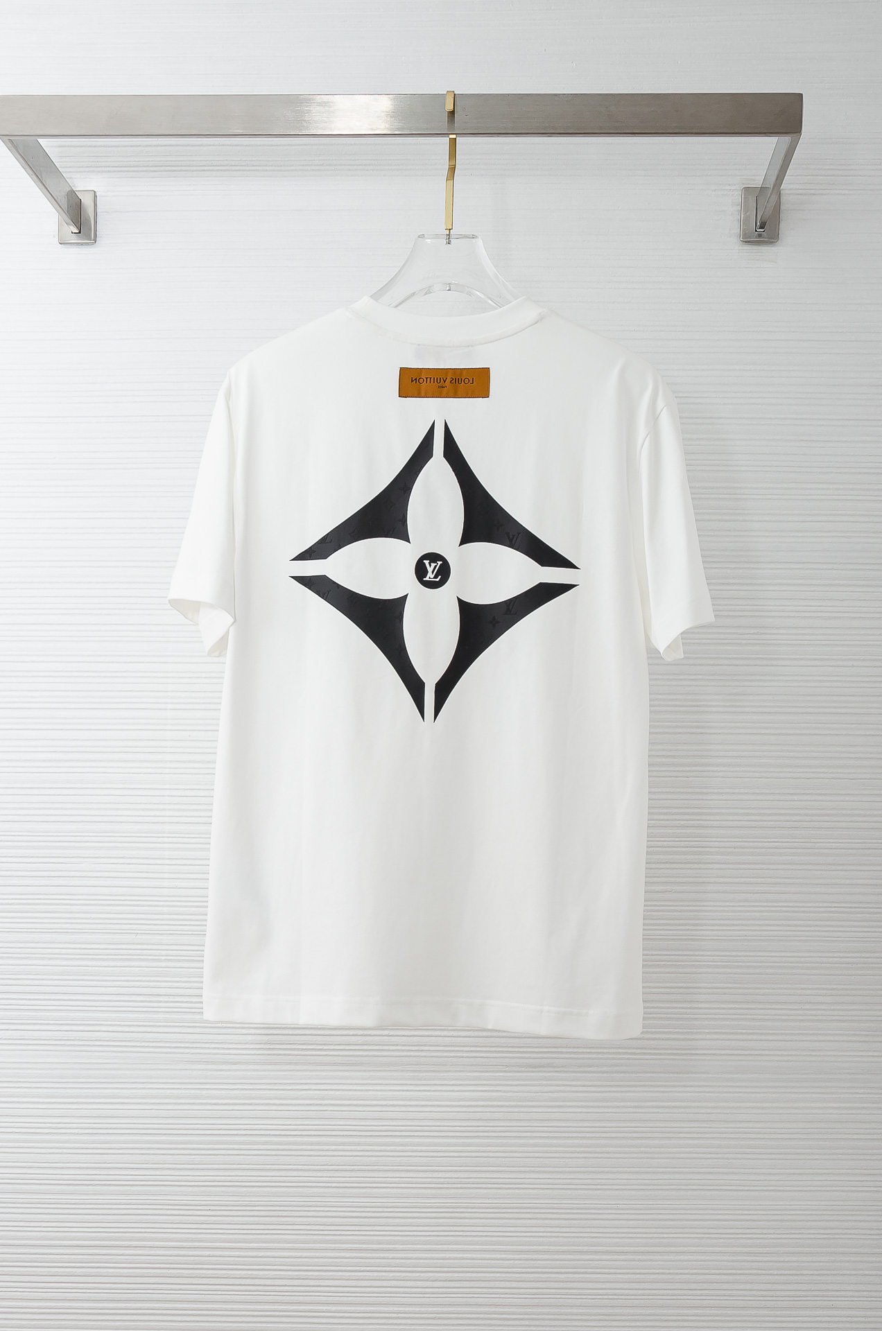 LV 2026SS时尚潮人必备男士休闲圆领短袖T恤衫#设计理念潮流前卫与尚可持续，选用客供进口100%棉
