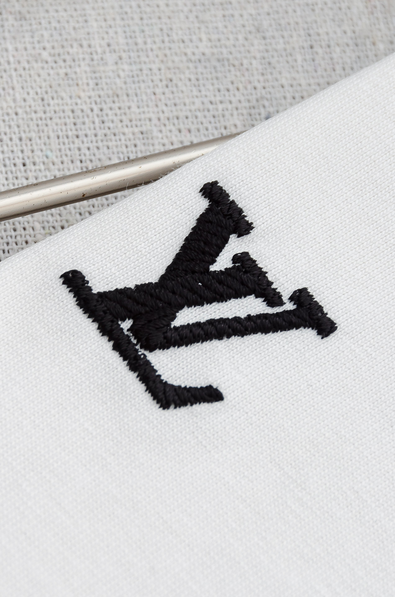 LV 2026SS时尚潮人必备男士休闲圆领短袖T恤衫#设计理念潮流前卫与尚可持续，选用客供进口100%棉