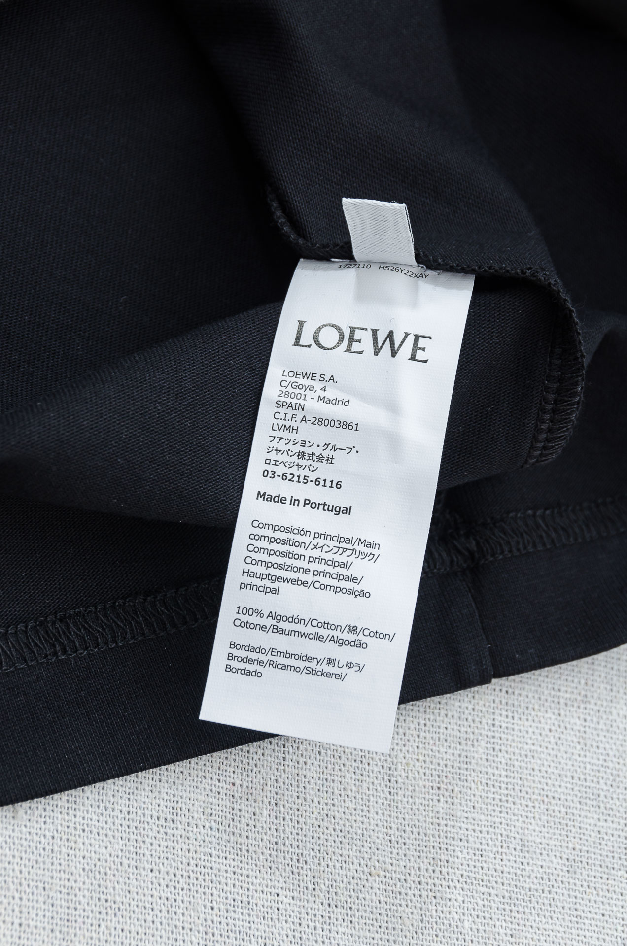 LOEWE罗意威2026SS时尚潮人必备男士休闲圆领短袖T恤衫#设计理念潮流前卫与尚可持续。此款圆领T恤