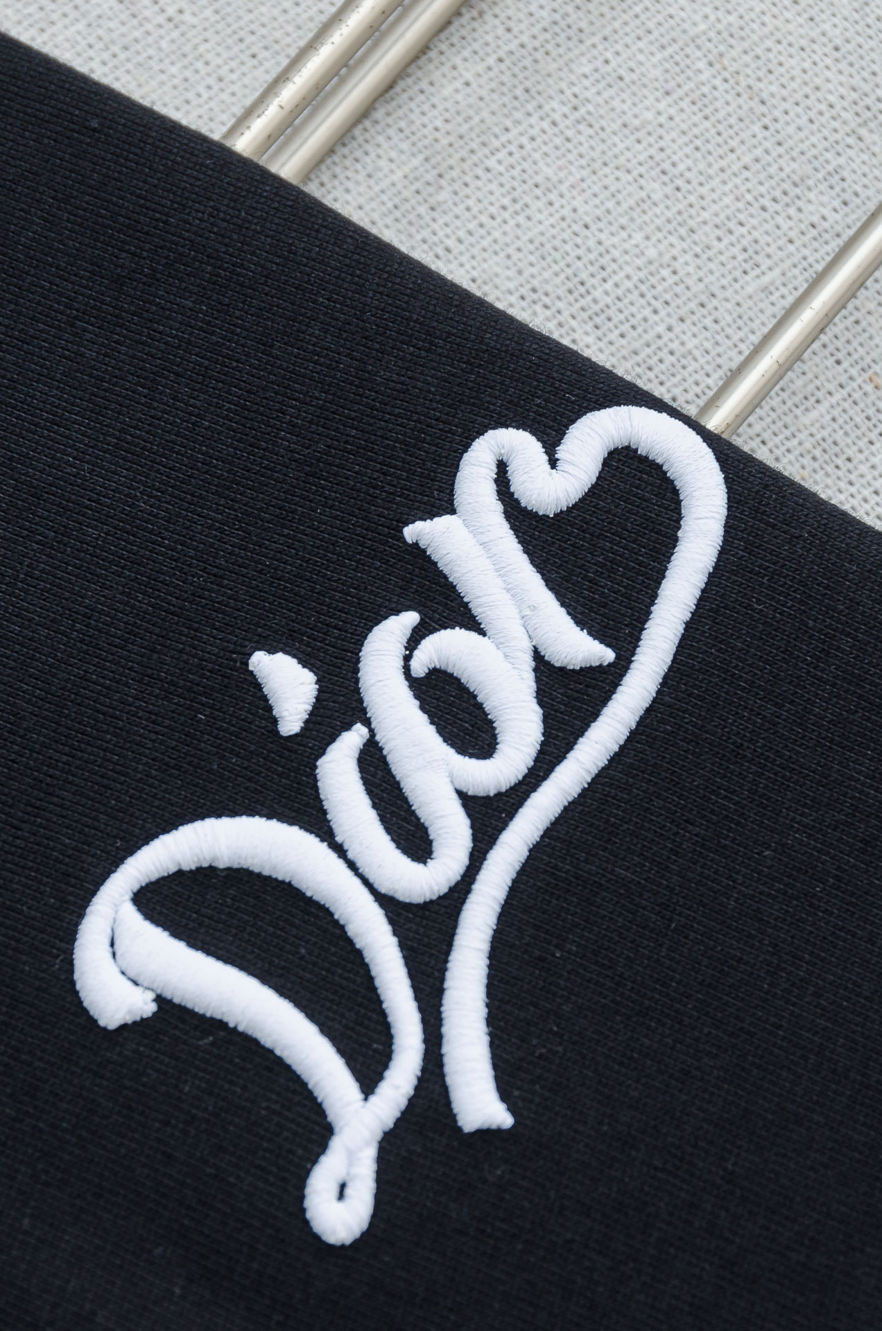 🌾 Dior迪奥2026SS时尚潮人必备男士休闲圆领短袖T恤衫#设计理念潮流前卫与尚可持续，前幅刺绣工艺