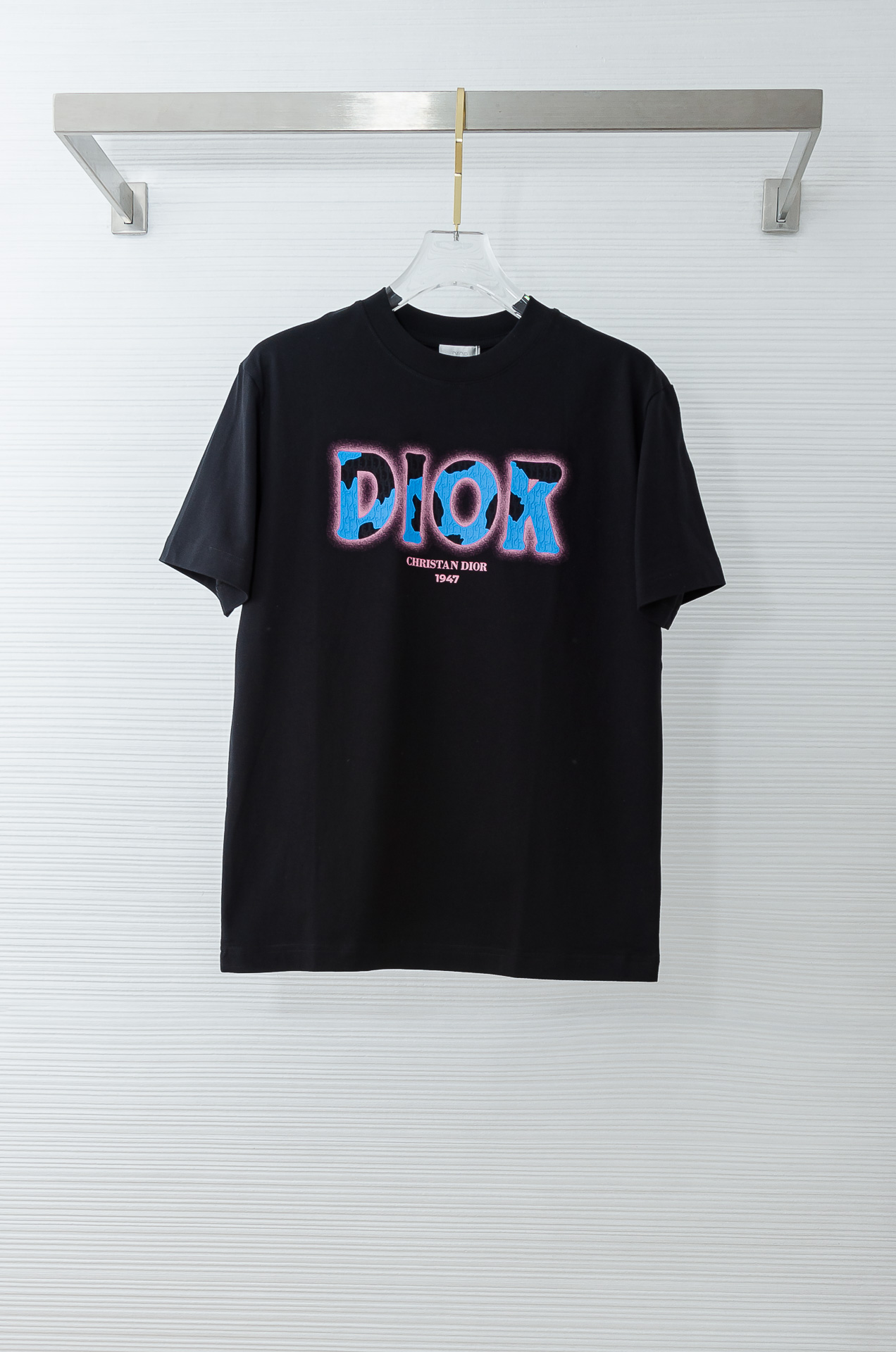 🌾 Dior迪奥2026SS时尚潮人必备男士休闲圆领短袖T恤衫#设计理念潮流前卫与尚可持续，前幅印花更加