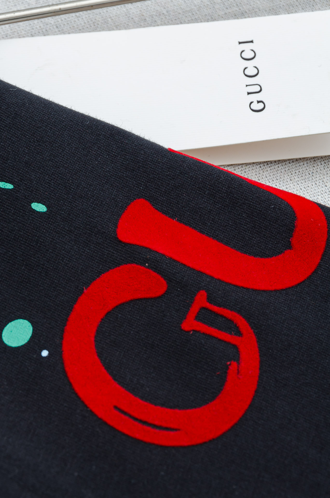 🌾 GUC*CI古驰2026SS时尚潮人必备男士休闲圆领短袖T恤衫#设计理念潮流前卫与尚可持续。此款圆领