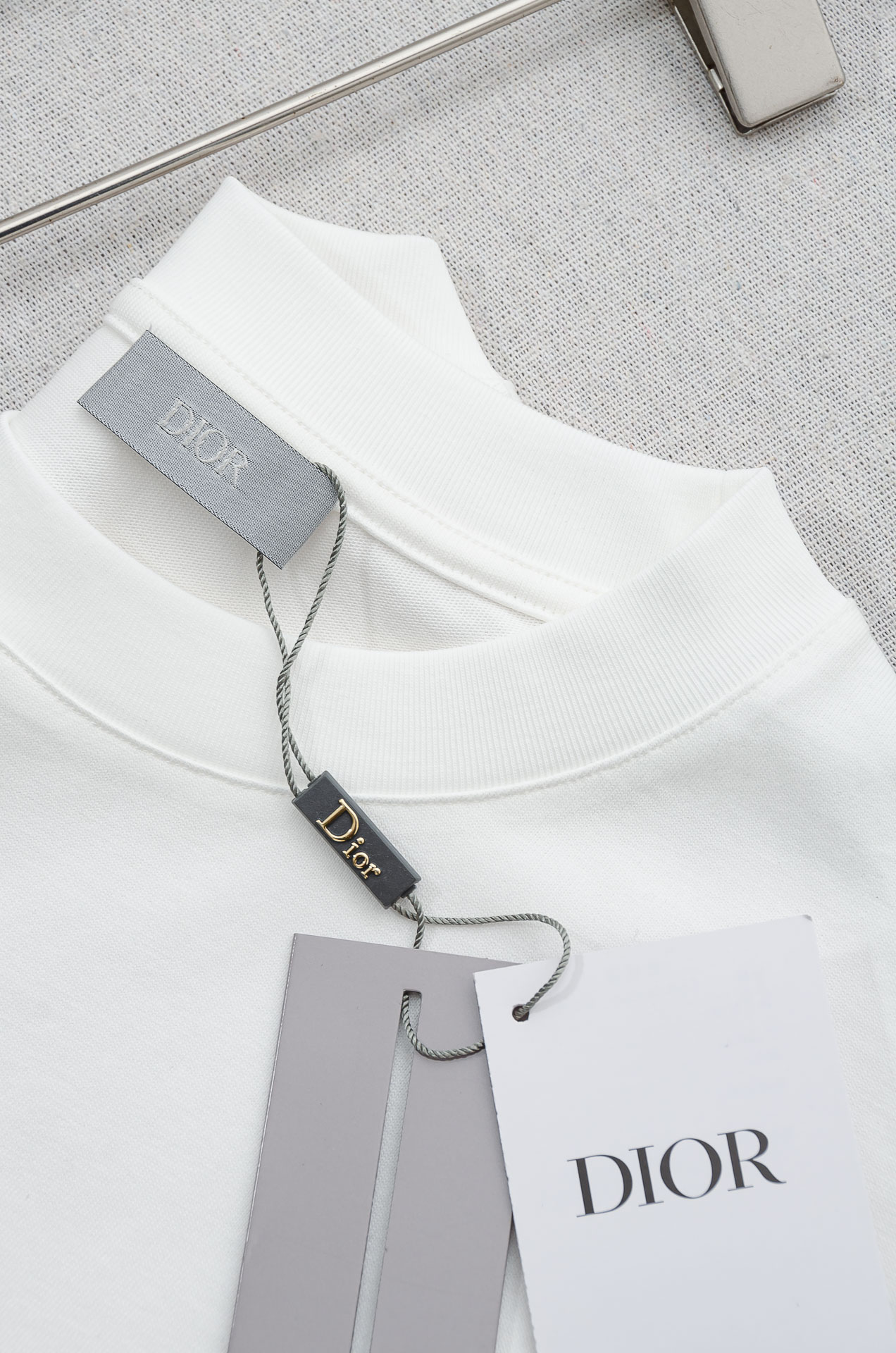 🌾 Dior迪奥2026SS时尚潮人必备男士休闲圆领短袖T恤衫#设计理念潮流前卫与尚可持续，前幅印花更加