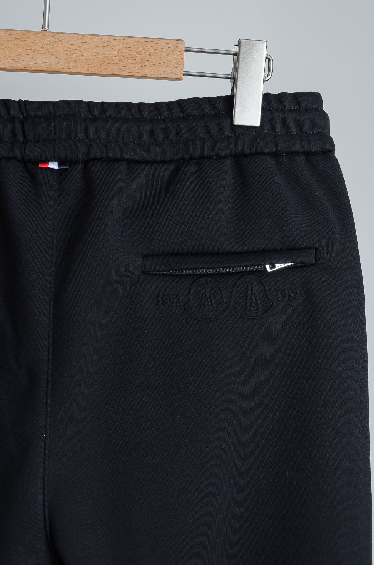 ☀️☀️MONC*LER 蒙口2026FW秋冬新款加绒休闲卫裤# 舒柔加绒加厚面料，一件都能抵御严寒雨雪