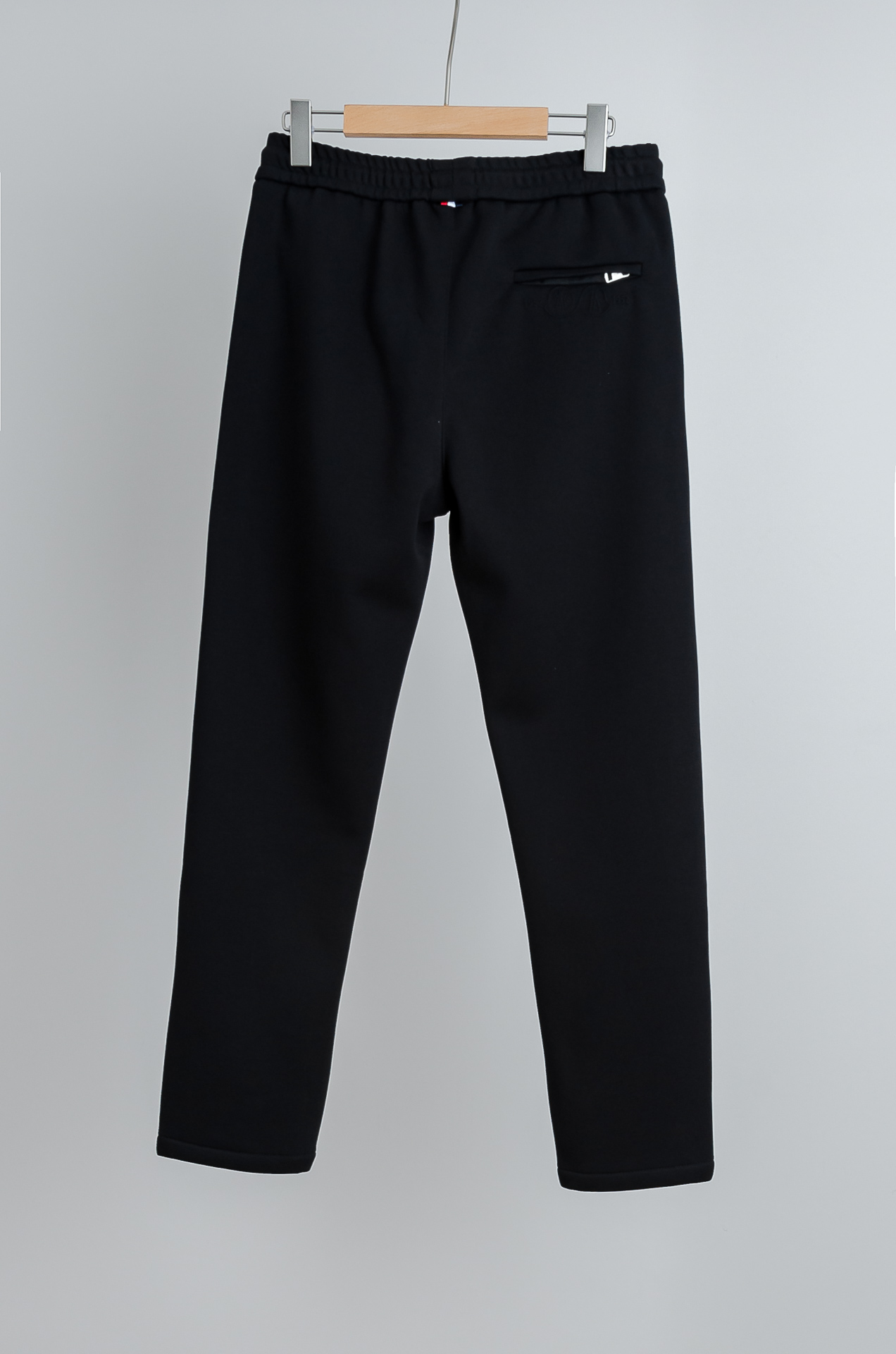 ☀️☀️MONC*LER 蒙口2026FW秋冬新款加绒休闲卫裤# 舒柔加绒加厚面料，一件都能抵御严寒雨雪