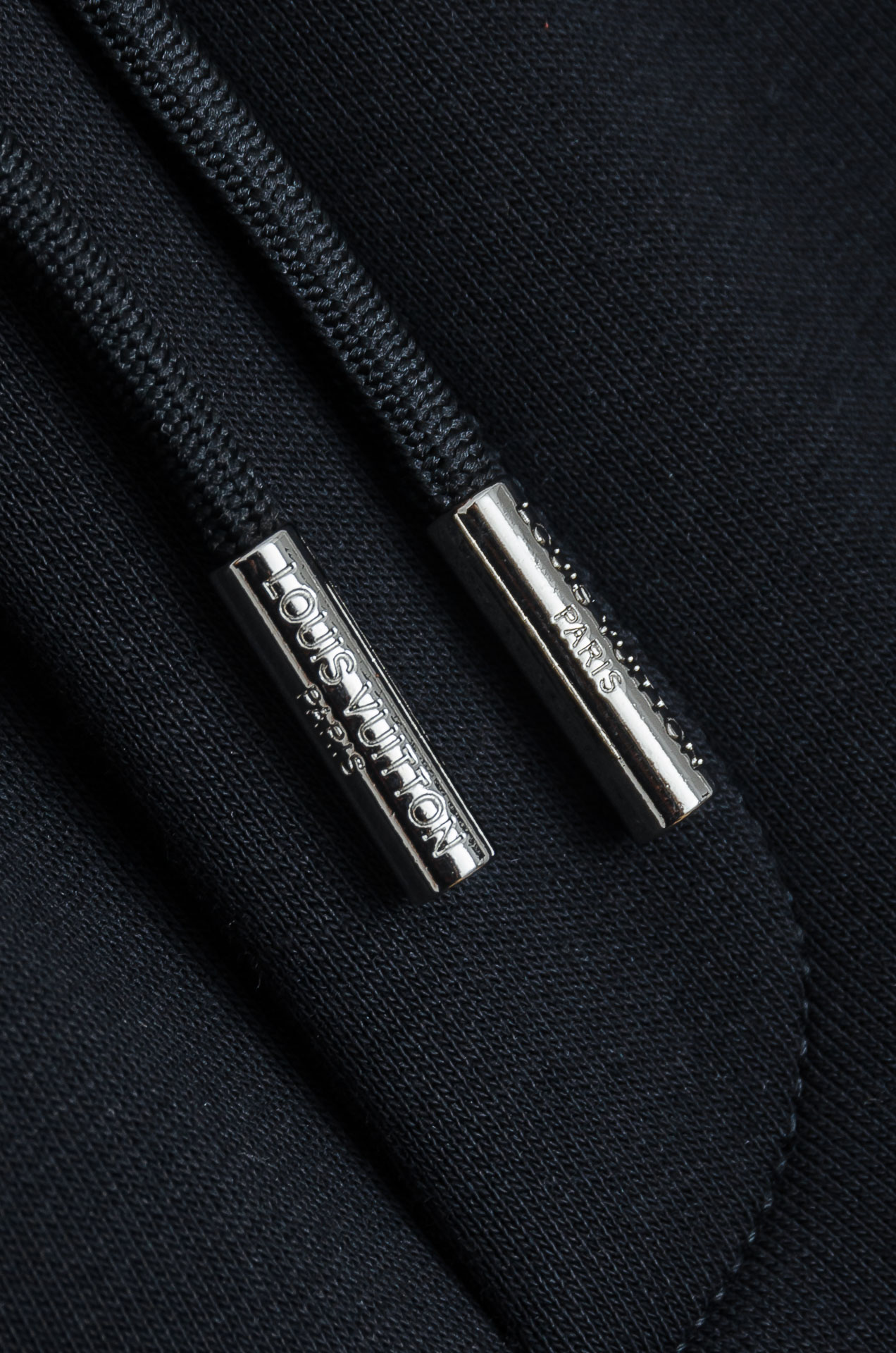 ☀️☀️LV 2026FW秋冬新款加绒休闲卫裤# 舒柔加绒加厚面料，一件都能抵御严寒雨雪的侵袭。秋冬时节