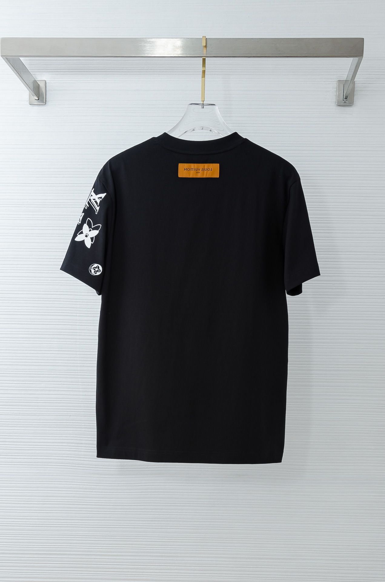 LV 2026SS时尚潮人必备男士休闲圆领短袖T恤衫#设计理念潮流前卫与尚可持续，选用客供进口100%棉