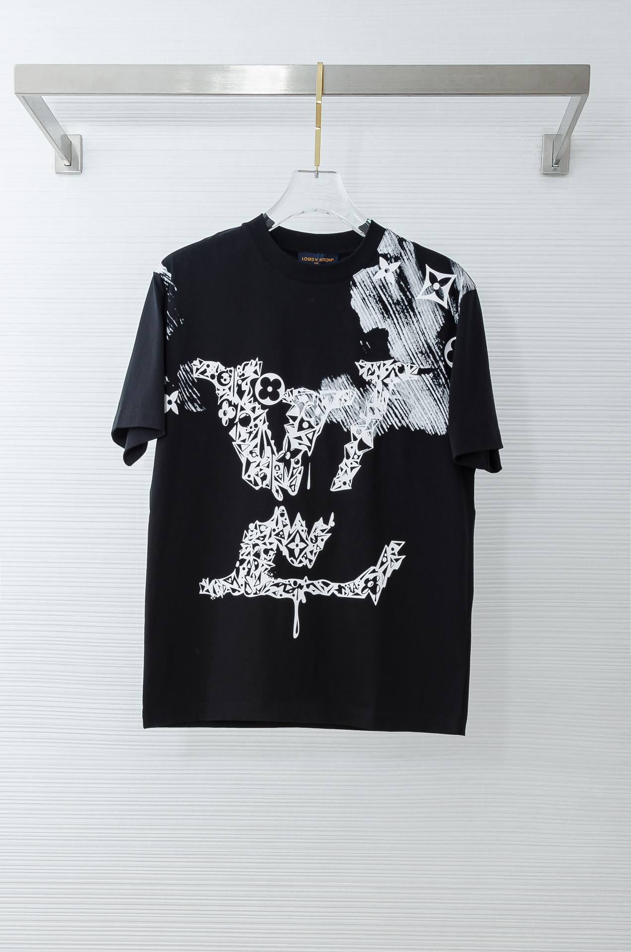 LV 2026SS时尚潮人必备男士休闲圆领短袖T恤衫#设计理念潮流前卫与尚可持续，选用客供进口100%棉