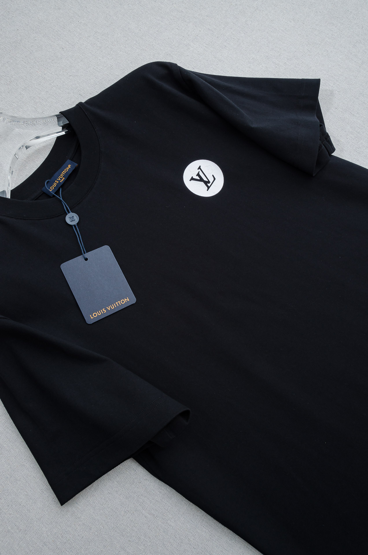 LV 2026SS时尚潮人必备男士休闲圆领短袖T恤衫#设计理念潮流前卫与尚可持续，选用客供进口100%棉