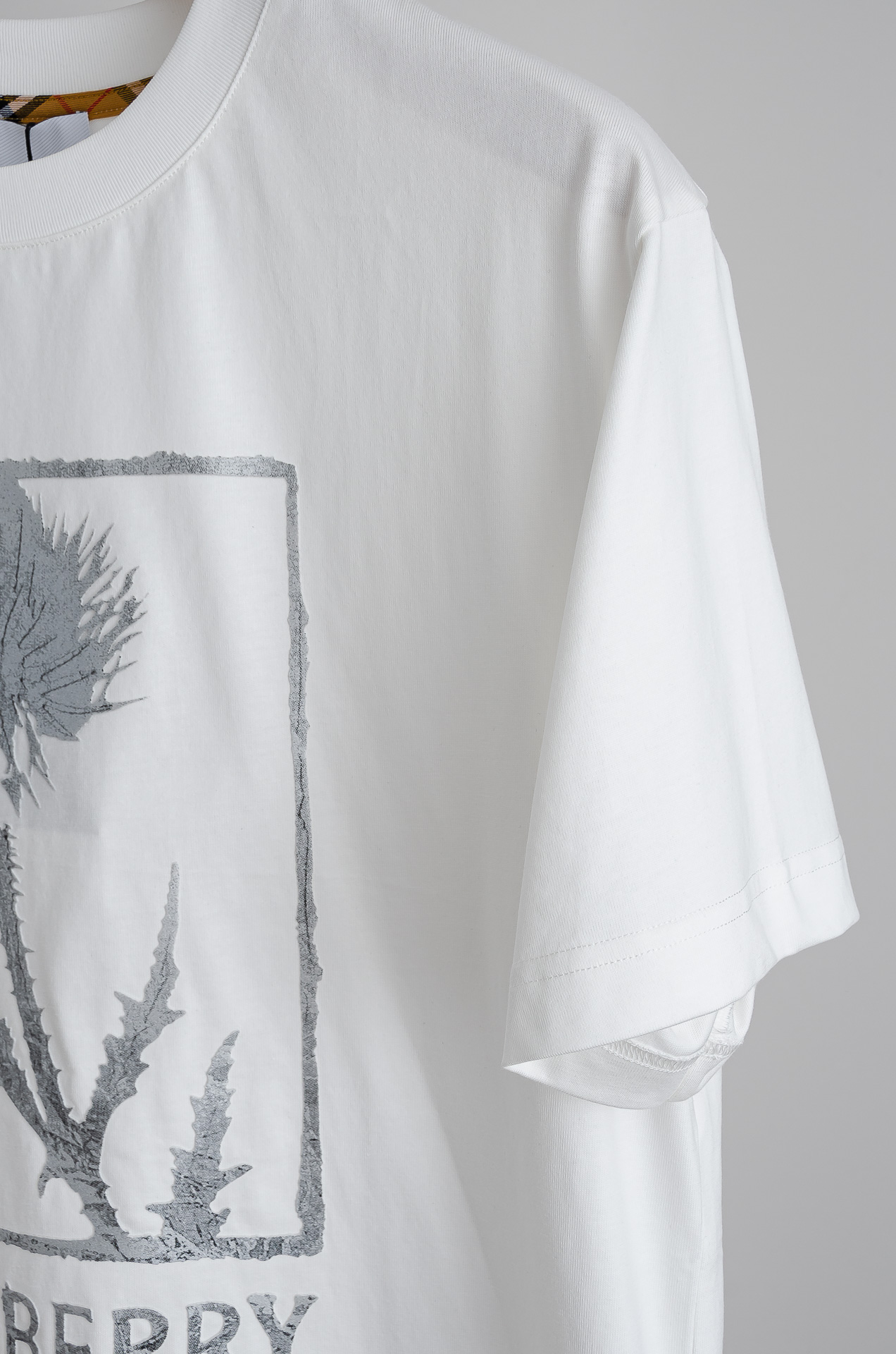 ☀️☀️ Burbe*rry巴宝*莉2026SS时尚潮人必备男士休闲圆领短袖T恤衫#设计理念潮流前卫与尚