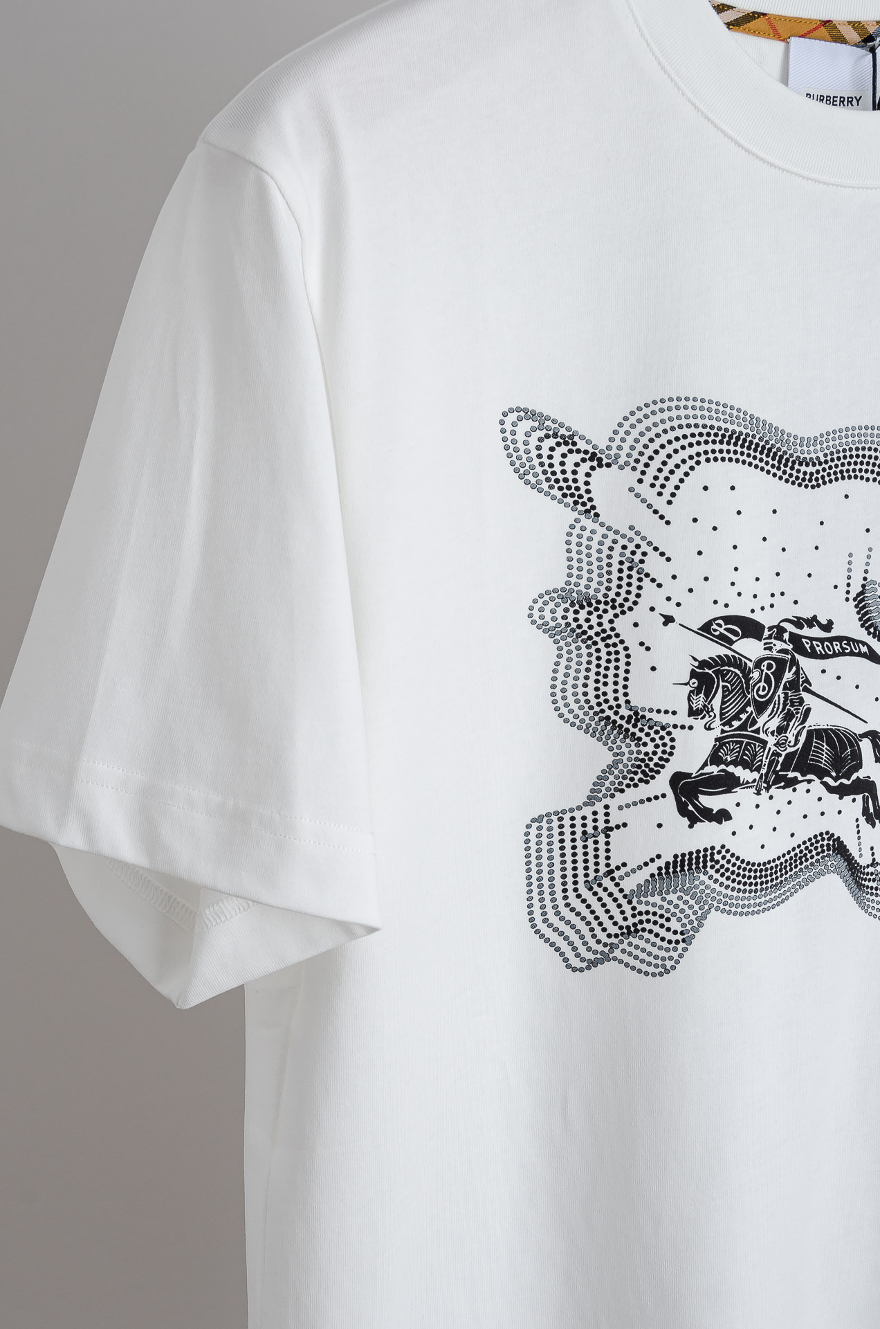 ☀️☀️ Burbe*rry巴宝*莉2026SS时尚潮人必备男士休闲圆领短袖T恤衫#设计理念潮流前卫与尚