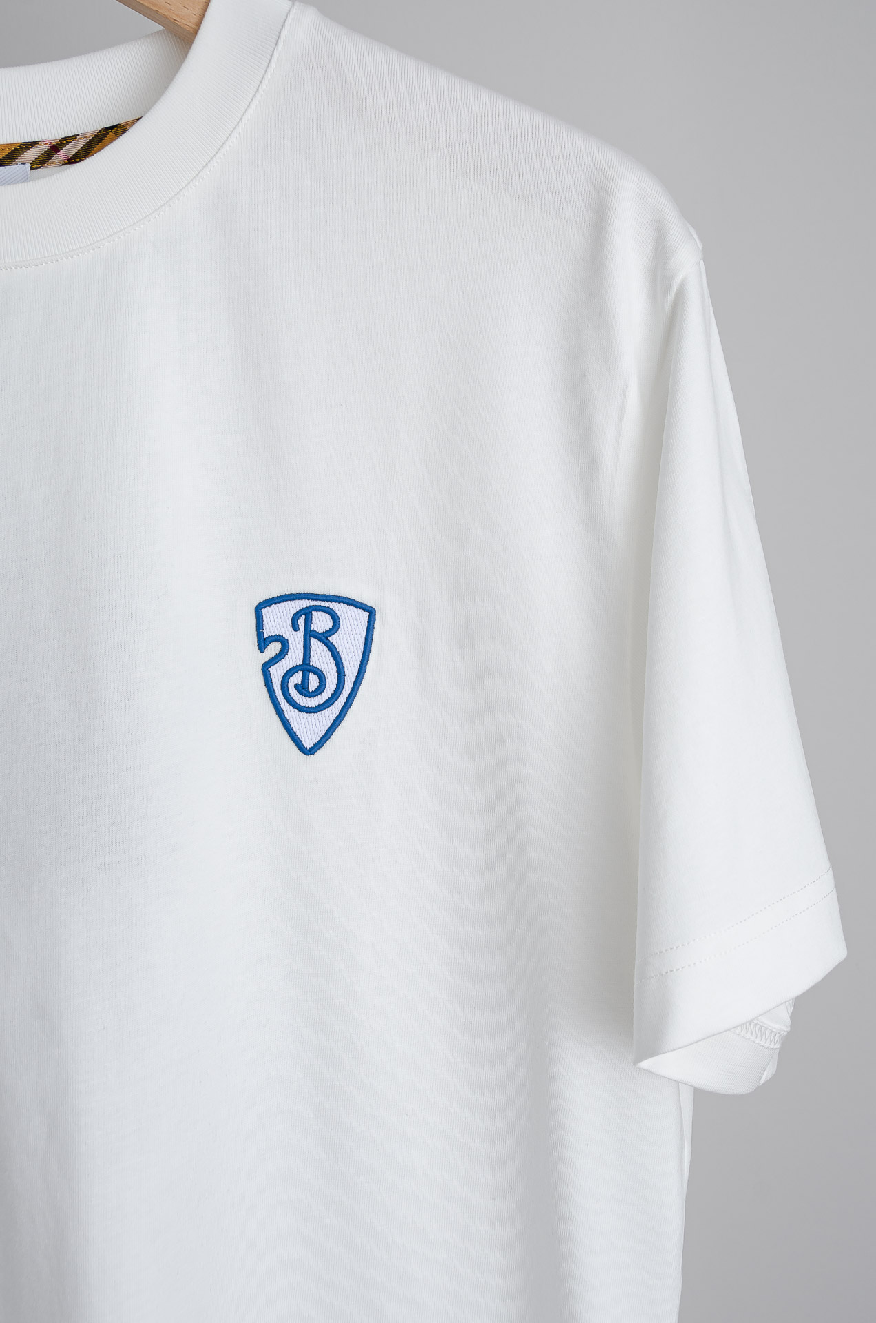 ☀️☀️ Burbe*rry巴宝*莉2026SS时尚潮人必备男士休闲圆领短袖T恤衫#设计理念潮流前卫与尚