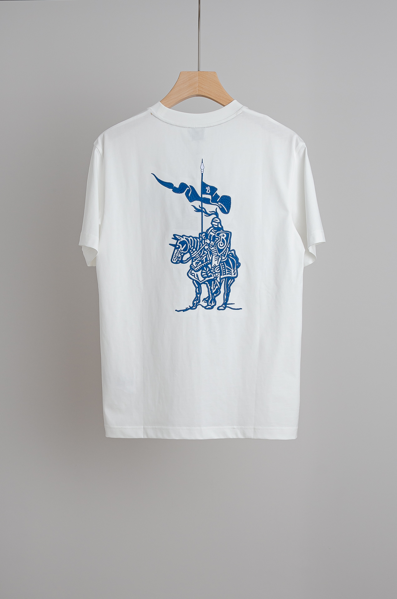 ☀️☀️ Burbe*rry巴宝*莉2026SS时尚潮人必备男士休闲圆领短袖T恤衫#设计理念潮流前卫与尚