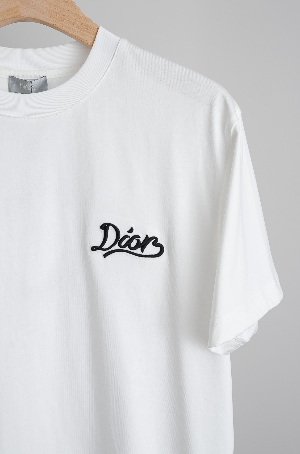 🧨 ☀️☀️Dior迪奥2026SS时尚潮人必备男士休闲圆领短袖T恤衫#设计理念潮流前卫与尚可持续，选用