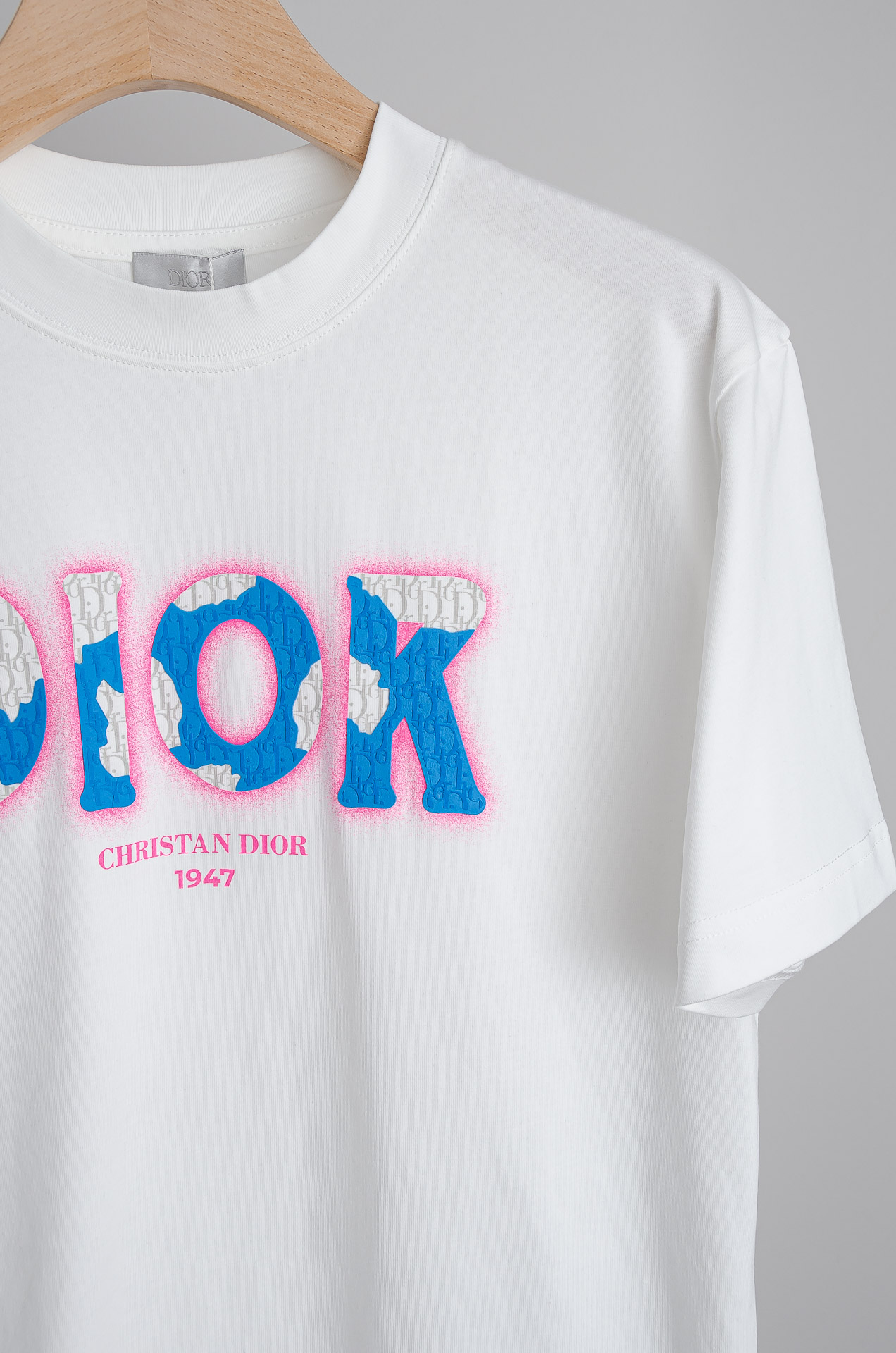 🧨 ☀️☀️Dior迪奥2026SS时尚潮人必备男士休闲圆领短袖T恤衫#设计理念潮流前卫与尚可持续，选用