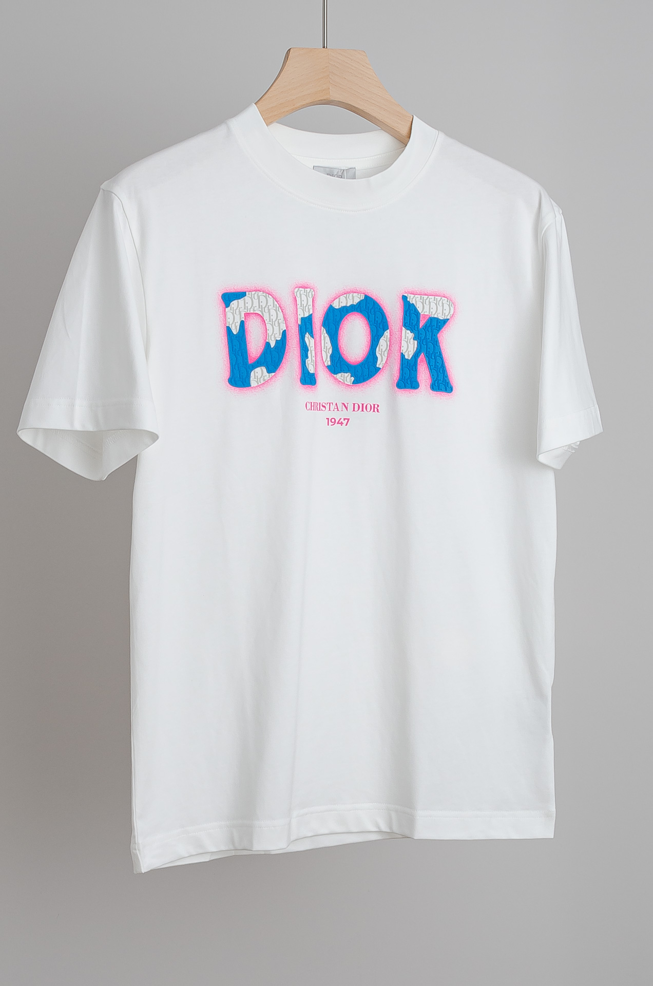 🧨 ☀️☀️Dior迪奥2026SS时尚潮人必备男士休闲圆领短袖T恤衫#设计理念潮流前卫与尚可持续，选用
