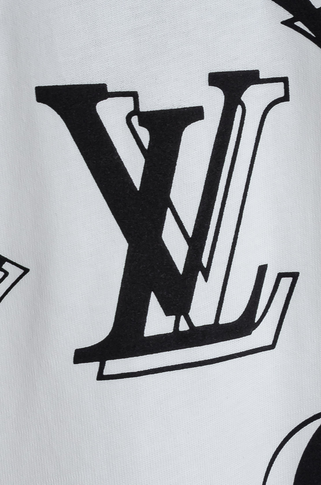 ☀️☀️ LV 2026SS时尚潮人必备男士休闲圆领短袖T恤衫#设计理念潮流前卫与尚可持续，前幅印花更加