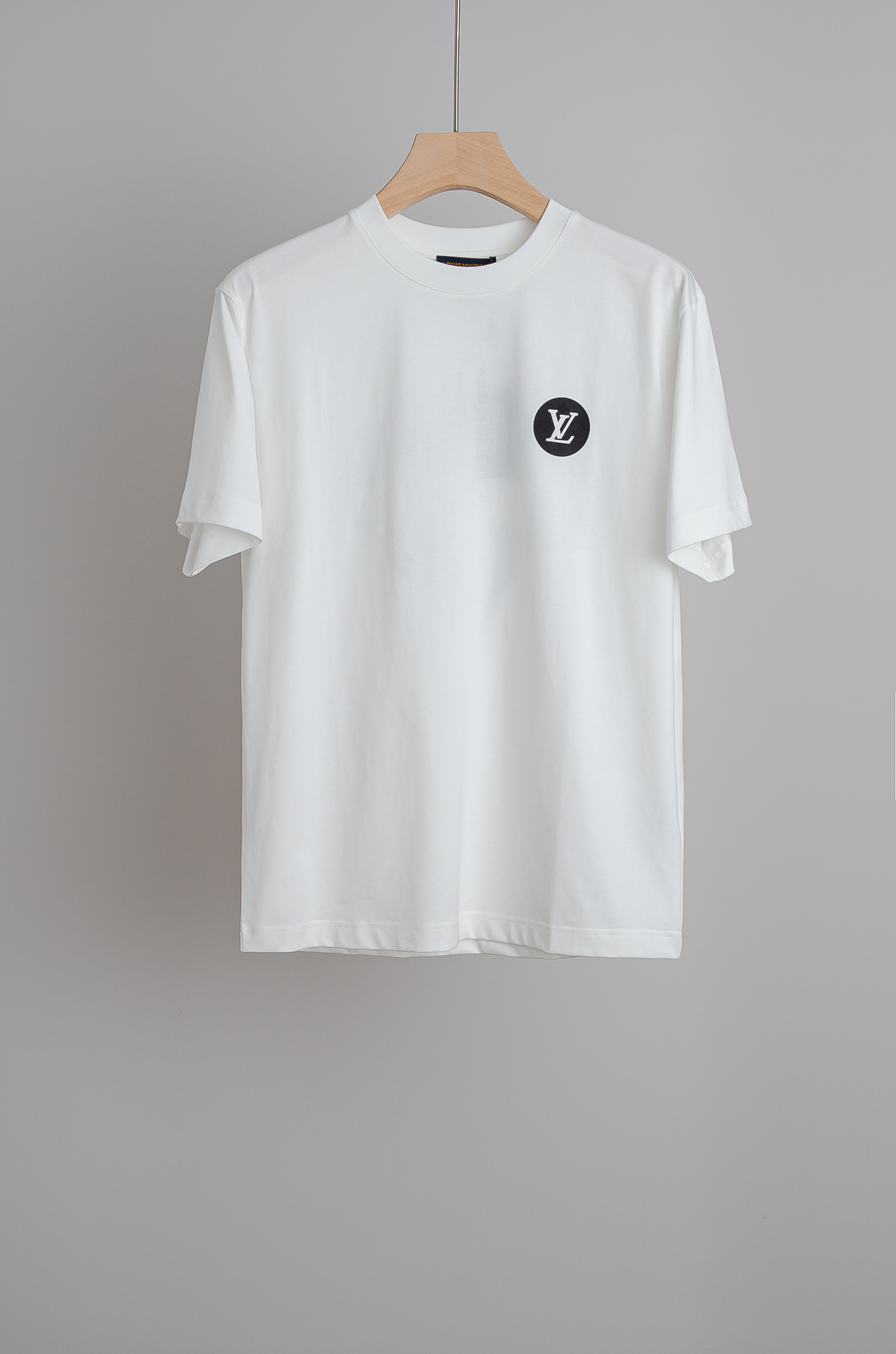 ☀️☀️ LV 2026SS时尚潮人必备男士休闲圆领短袖T恤衫#设计理念潮流前卫与尚可持续，前幅印花更加