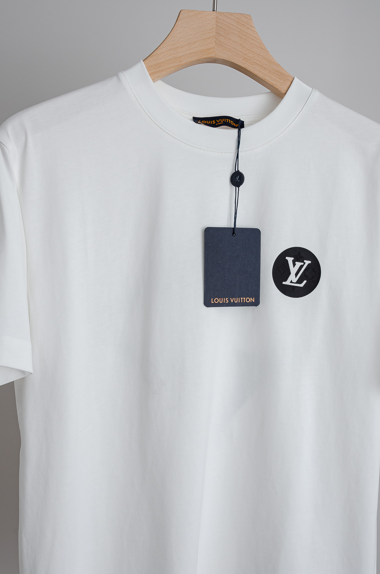 ☀️☀️ LV 2026SS时尚潮人必备男士休闲圆领短袖T恤衫#设计理念潮流前卫与尚可持续，前幅印花更加