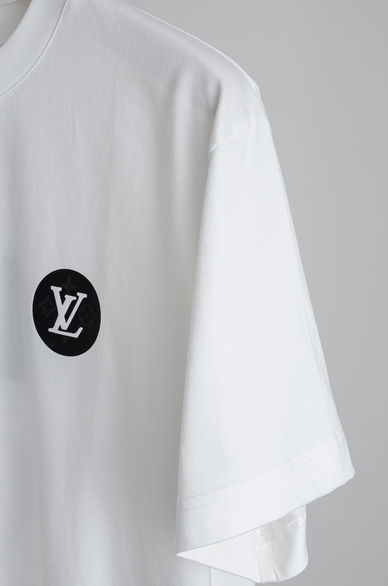 ☀️☀️ LV 2026SS时尚潮人必备男士休闲圆领短袖T恤衫#设计理念潮流前卫与尚可持续，前幅印花更加