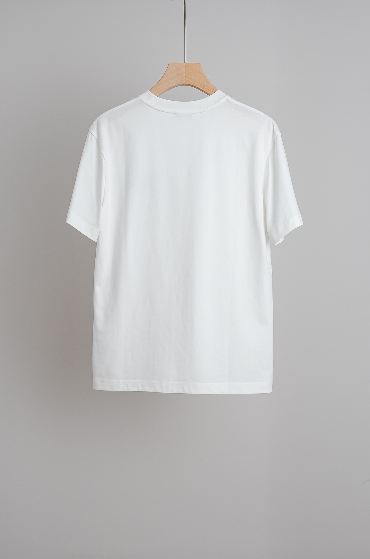 ☀️☀️ Burbe*rry巴宝*莉2026SS时尚潮人必备男士休闲圆领短袖T恤衫#设计理念潮流前卫与尚