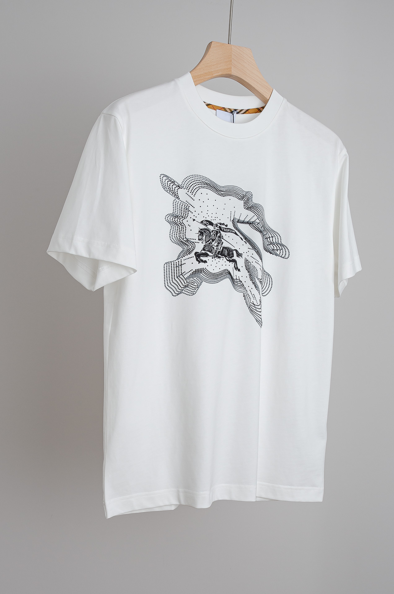 ☀️☀️ Burbe*rry巴宝*莉2026SS时尚潮人必备男士休闲圆领短袖T恤衫#设计理念潮流前卫与尚