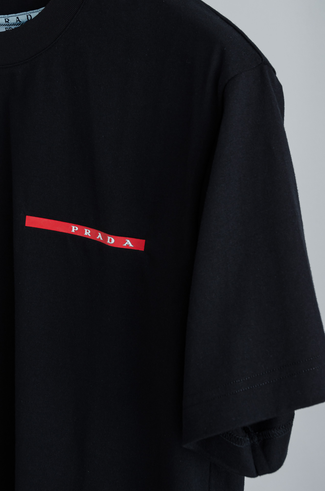 🧨 ☀️☀️PRADA普拉达2026SS时尚潮人必备男士休闲圆领短袖T恤衫#设计理念潮流前卫与尚可持续，