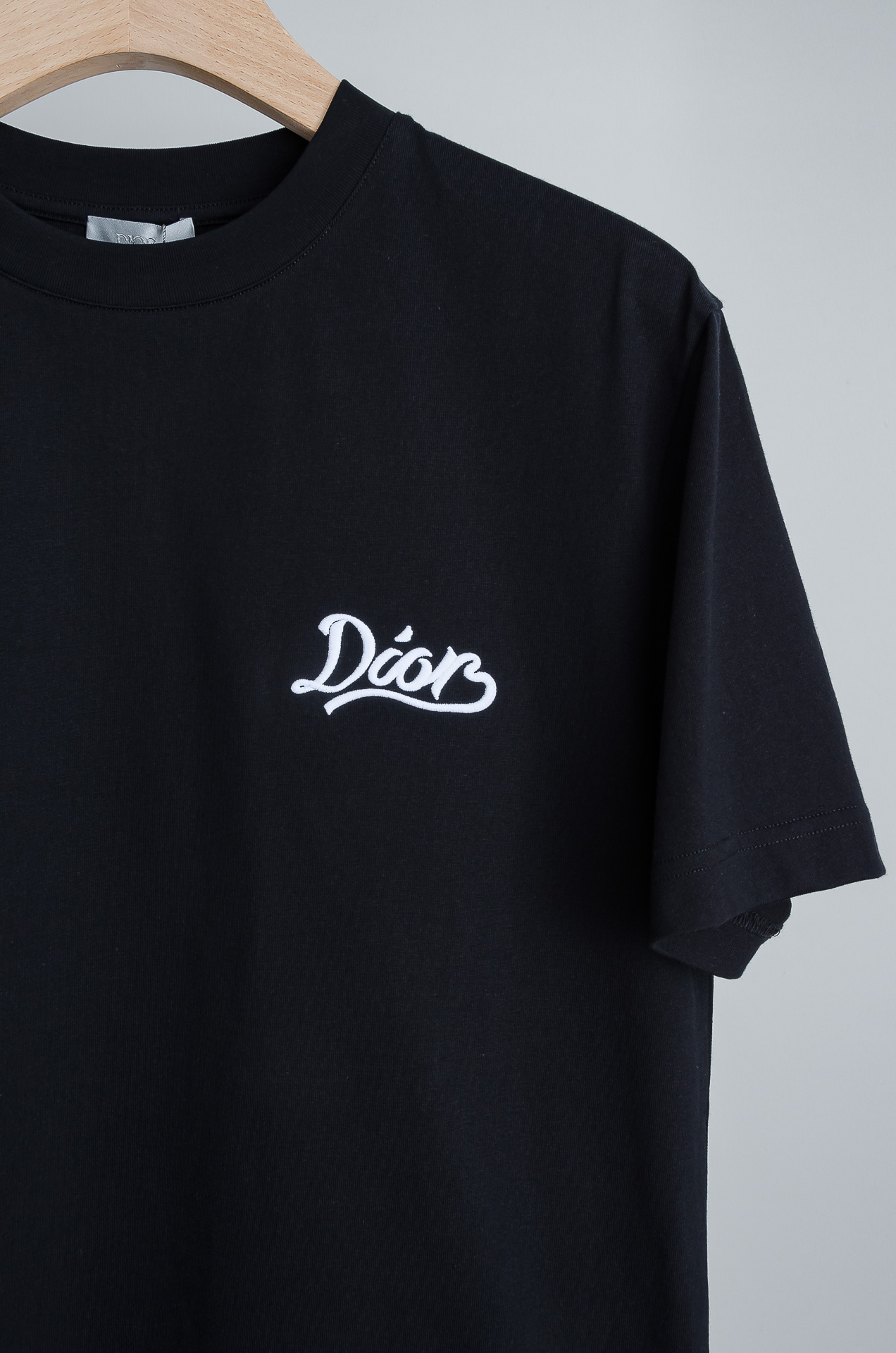 🧨 ☀️☀️Dior迪奥2026SS时尚潮人必备男士休闲圆领短袖T恤衫#设计理念潮流前卫与尚可持续，选用