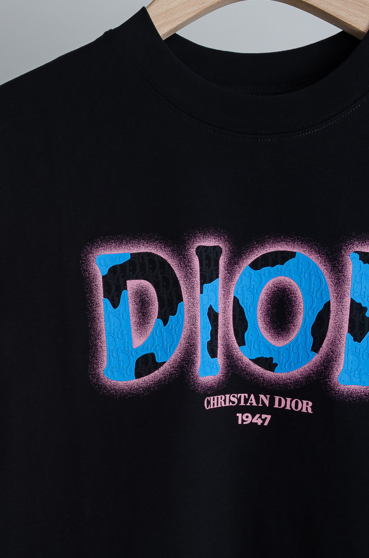 🧨 ☀️☀️Dior迪奥2026SS时尚潮人必备男士休闲圆领短袖T恤衫#设计理念潮流前卫与尚可持续，选用