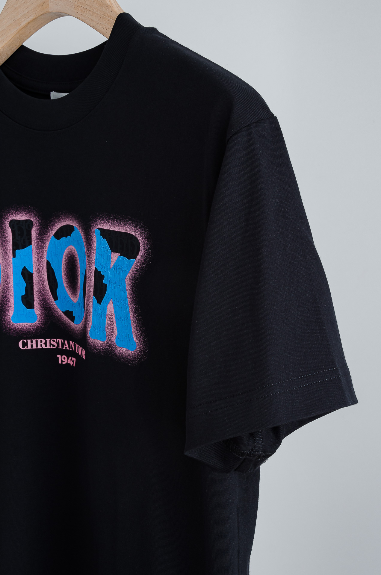 🧨 ☀️☀️Dior迪奥2026SS时尚潮人必备男士休闲圆领短袖T恤衫#设计理念潮流前卫与尚可持续，选用