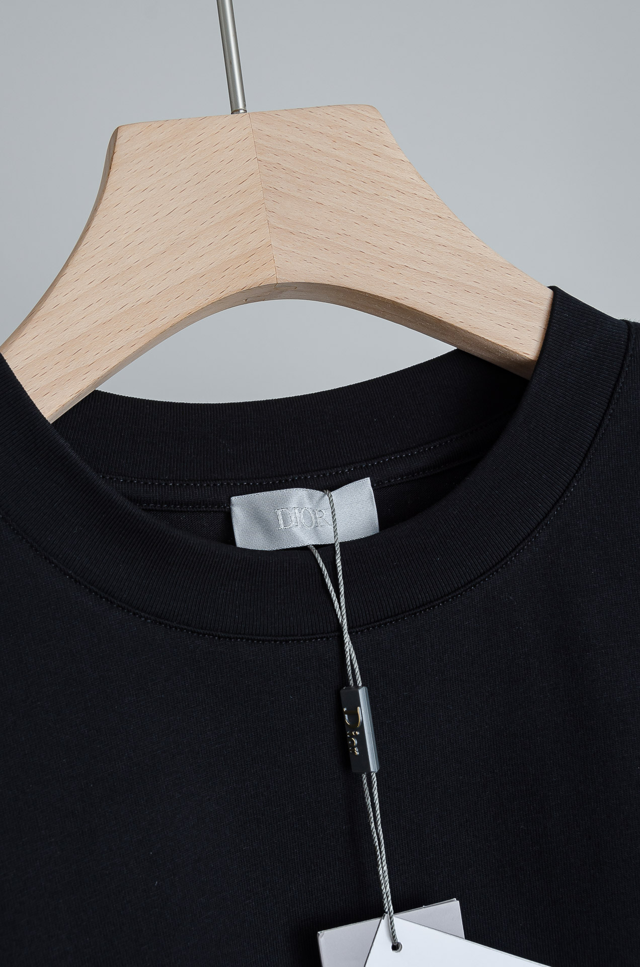 🧨 ☀️☀️Dior迪奥2026SS时尚潮人必备男士休闲圆领短袖T恤衫#设计理念潮流前卫与尚可持续，选用