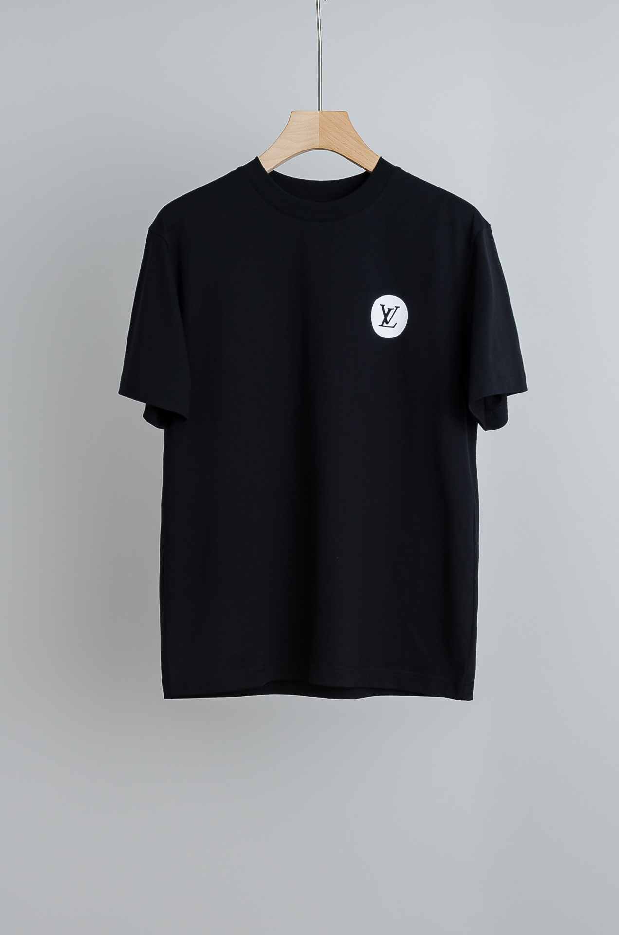 ☀️☀️ LV 2026SS时尚潮人必备男士休闲圆领短袖T恤衫#设计理念潮流前卫与尚可持续，前幅印花更加