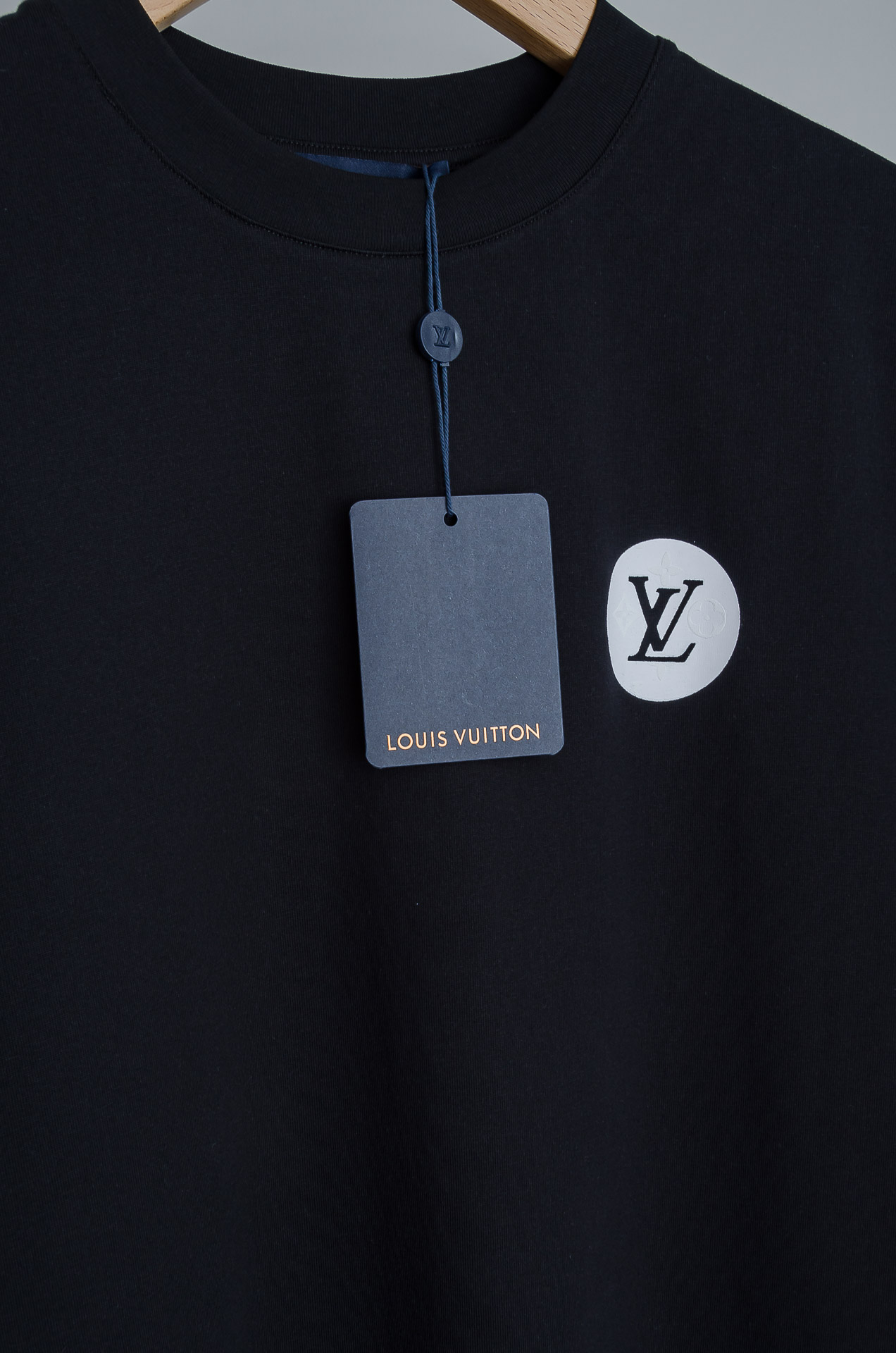 ☀️☀️ LV 2026SS时尚潮人必备男士休闲圆领短袖T恤衫#设计理念潮流前卫与尚可持续，前幅印花更加