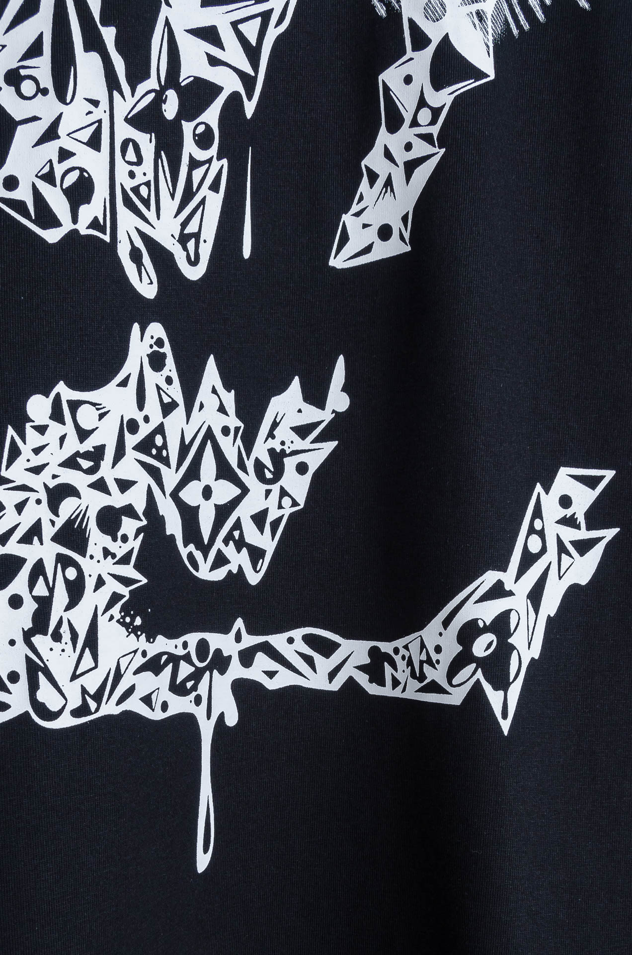 ☀️☀️ LV 2026SS时尚潮人必备男士休闲圆领短袖T恤衫#设计理念潮流前卫与尚可持续，前幅印花更加