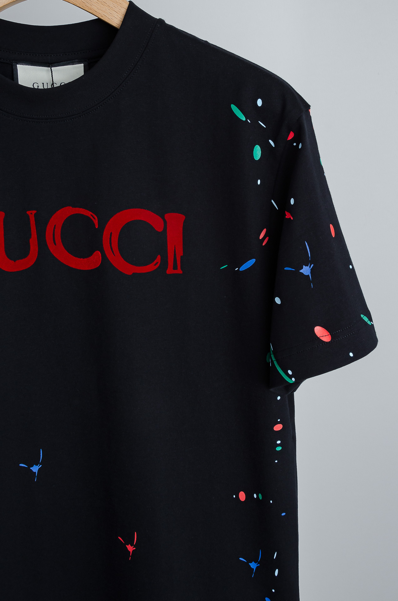 🧨 Gucci古驰2026SS时尚潮人必备男士休闲圆领短袖T恤衫#选用客供进口100%棉成分精织混纺而成