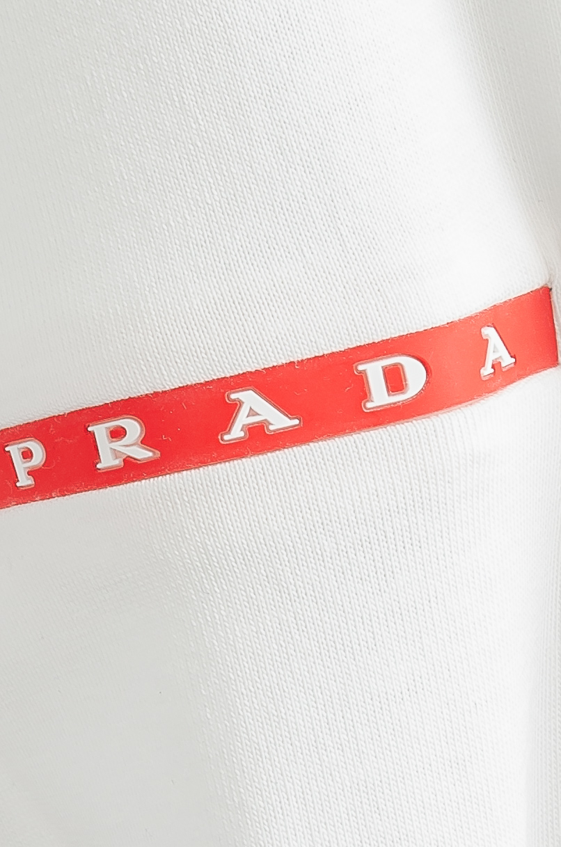 PRADA普拉达2026SS时尚潮人必备男士休闲圆领短袖T恤衫#设计理念潮流前卫与尚可持续，选用客供进口