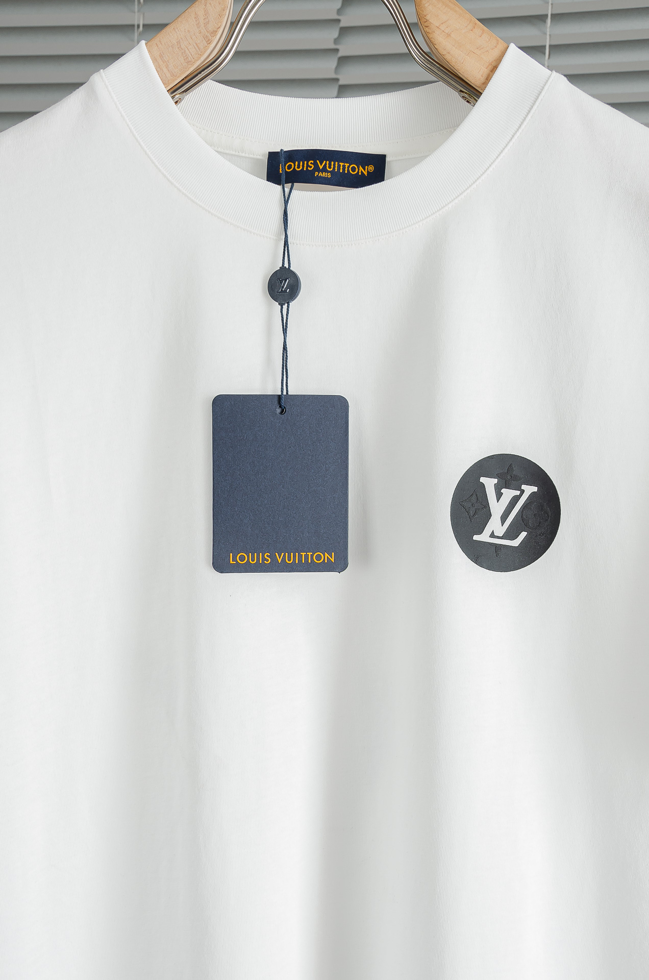 🆕 LV 2026SS时尚潮人必备男士休闲圆领短袖T恤衫#设计理念潮流前卫与尚可持续，选用客供进口100